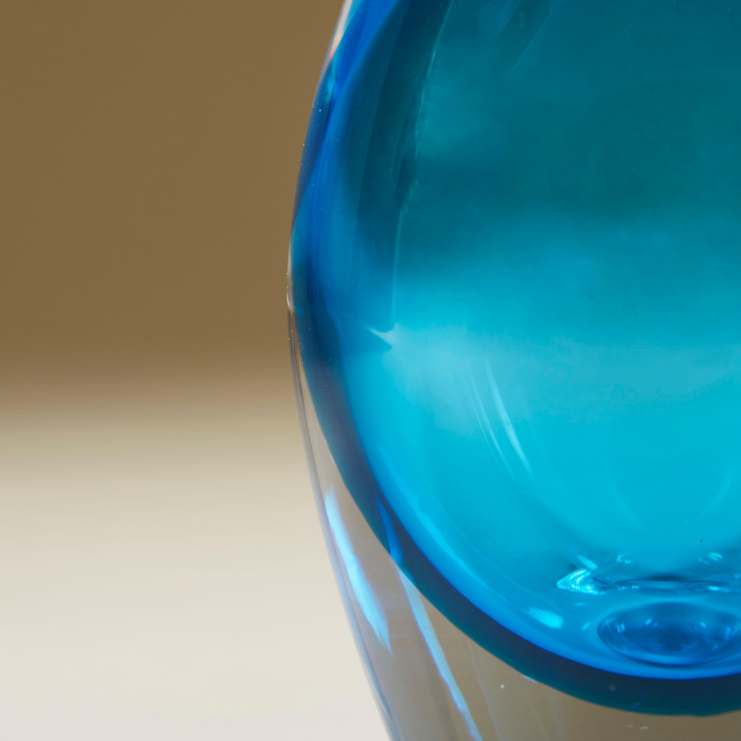 Frasco alto de perfume turquesa aguamarina de Murano, Italia Siglo XXI y contemporáneo en venta
