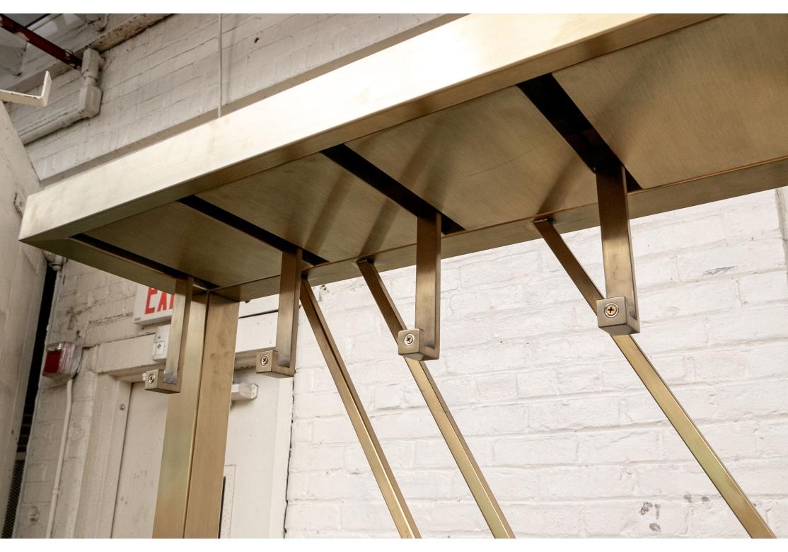 Zeitgenössischer großer Messing-Hallenbaum mit Bank (21. Jahrhundert und zeitgenössisch) im Angebot