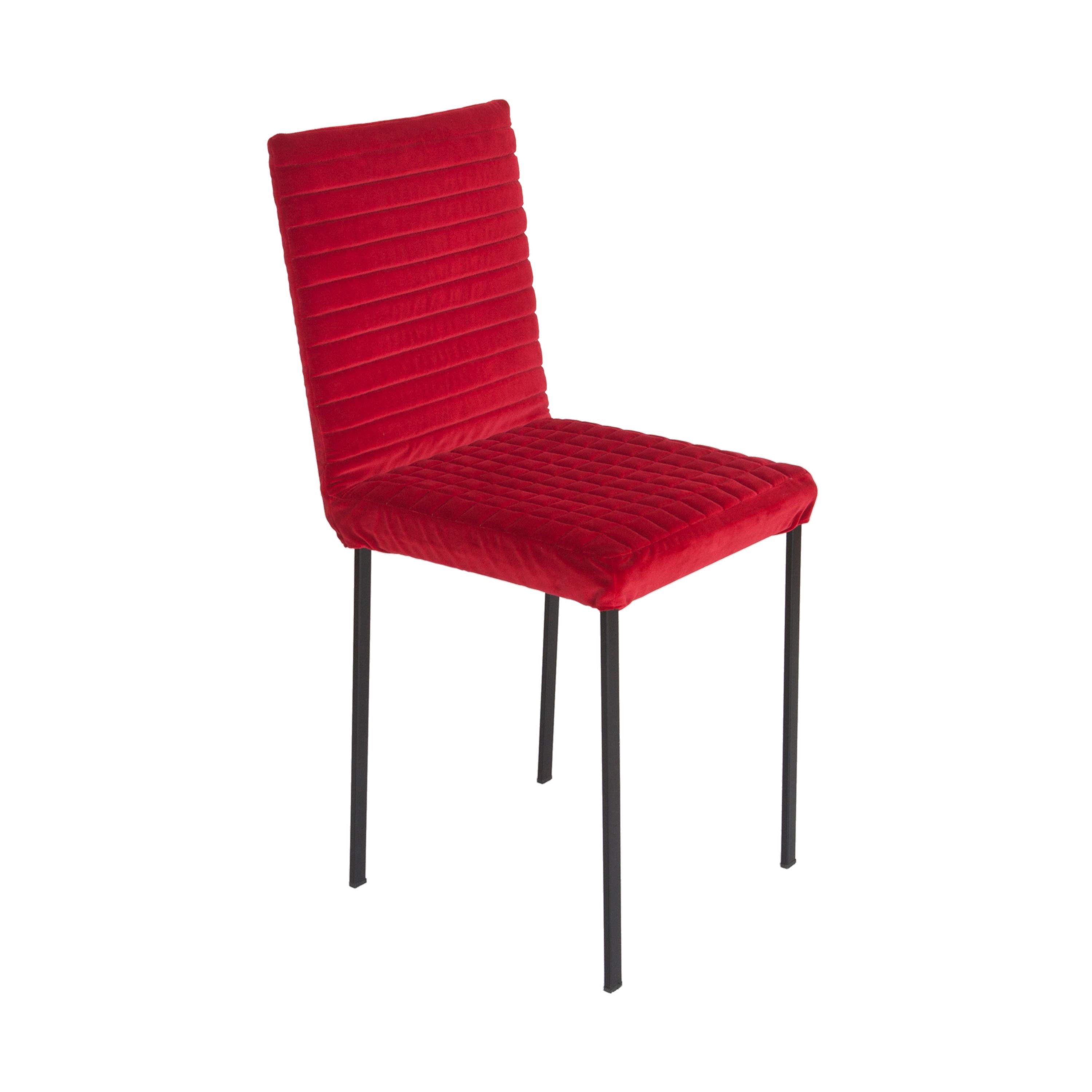 The ‘Tanit Soft’ chairs are available with an option that makes them unique objects in terms of richness and comfort: an upholstered and quilted cover of various colours that is put on the frame and fastened with a Velcro strap. 
The upholstered