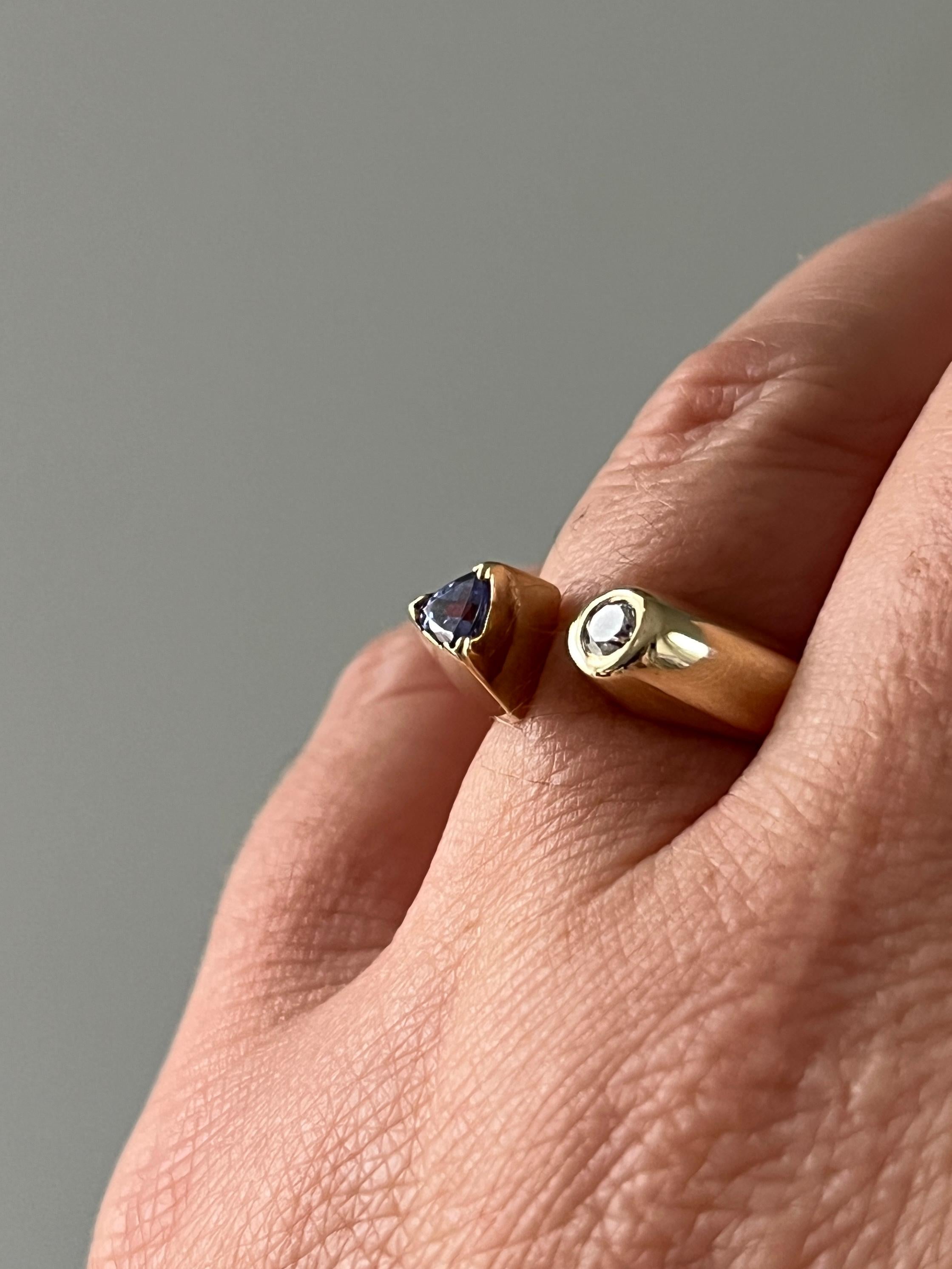 AM Contemporary Tanzanite Diamond 14k Yellow Gold Open Shank Statement Ring (Bague de déclaration en or jaune 14k avec tanzanite et diamant) en vente 4
