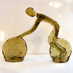 Sculpture contemporaine de cycliste minimaliste en lucite beige taupe moderne