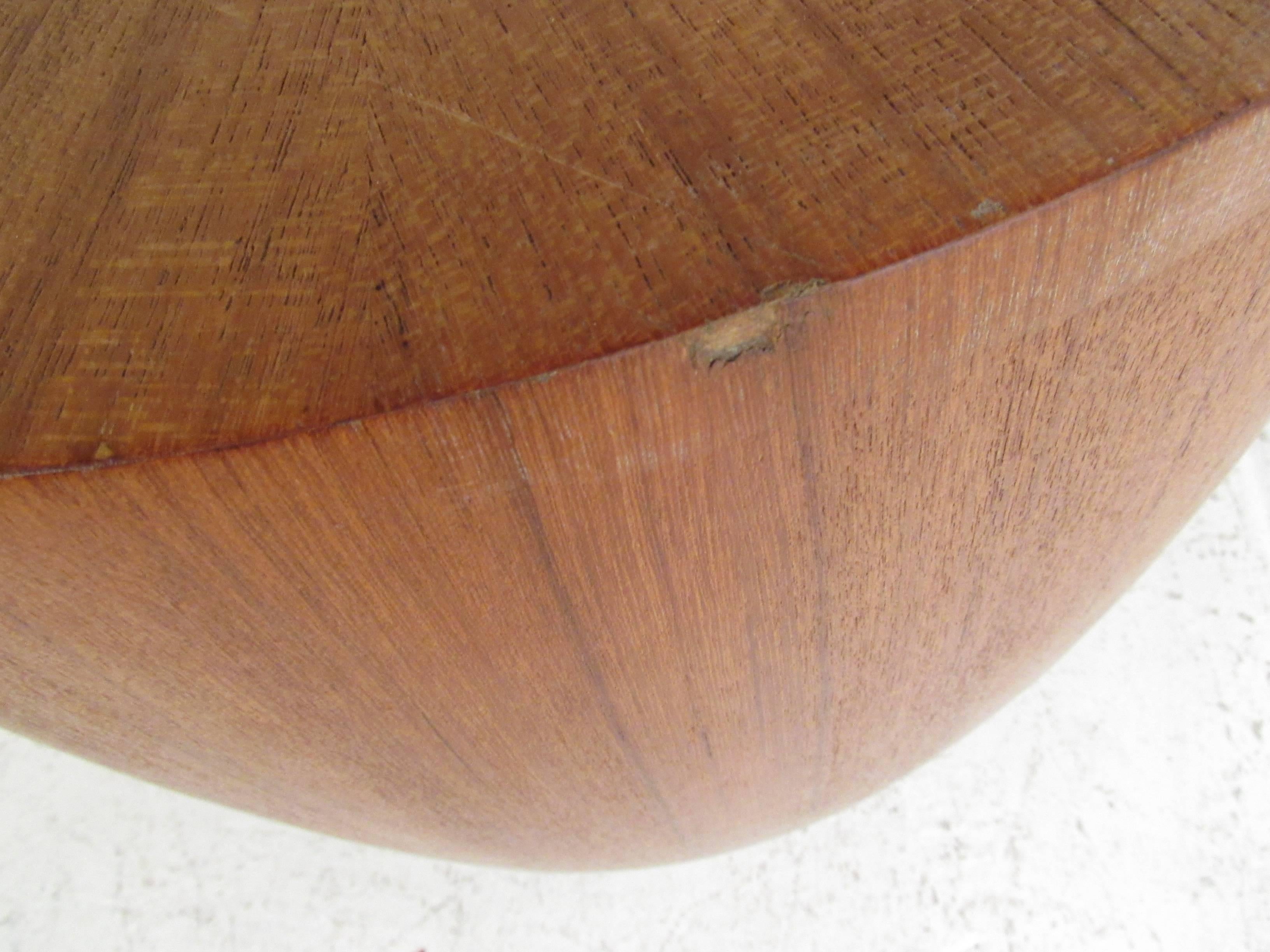 Contemporary Teak Pedestal or End Table In Good Condition In Brooklyn, NY