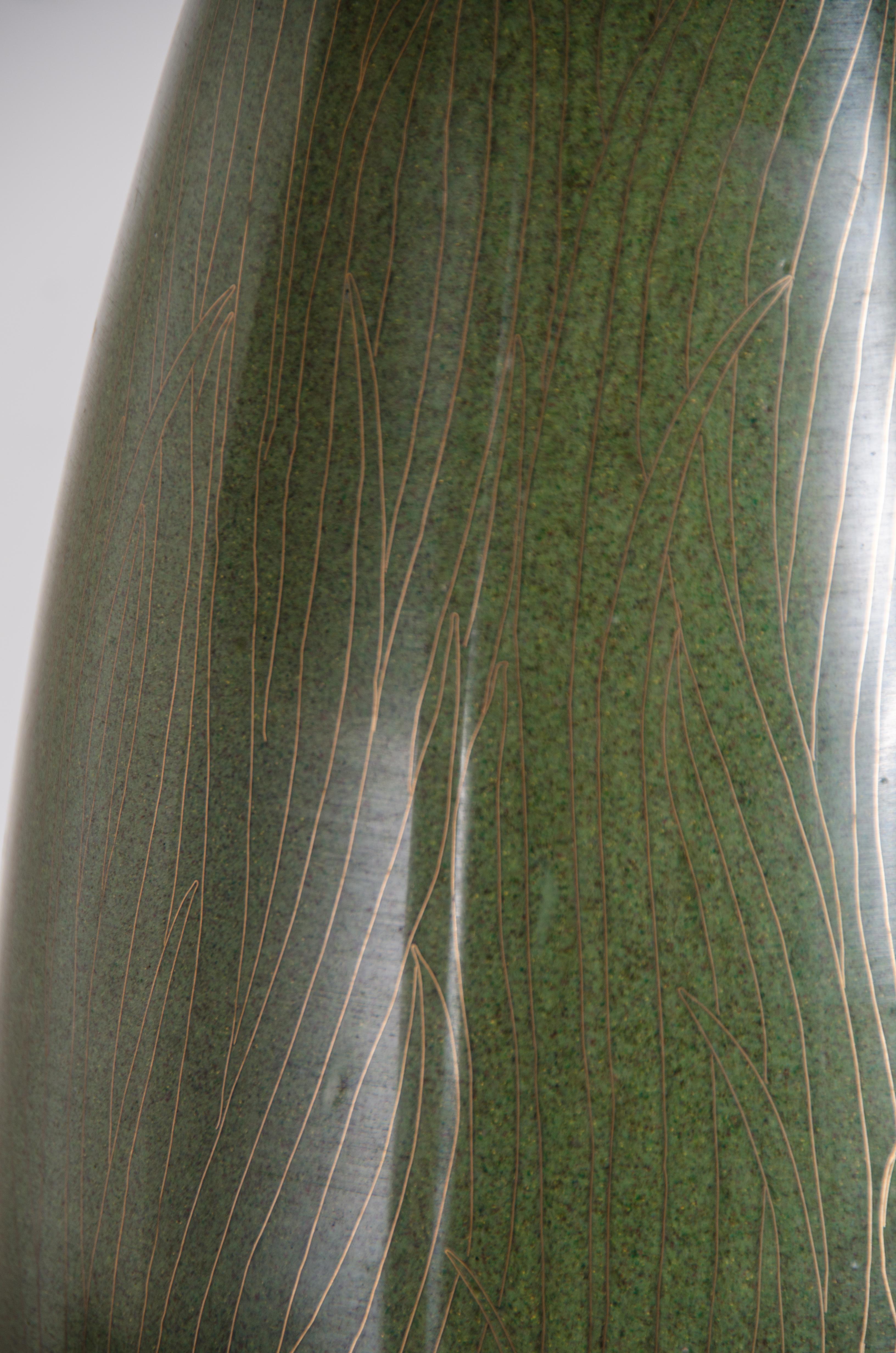 Cloisonné Vaso cloisonné contemporaneo Tear Drop Verde Grass Design di Robert Kuo in vendita