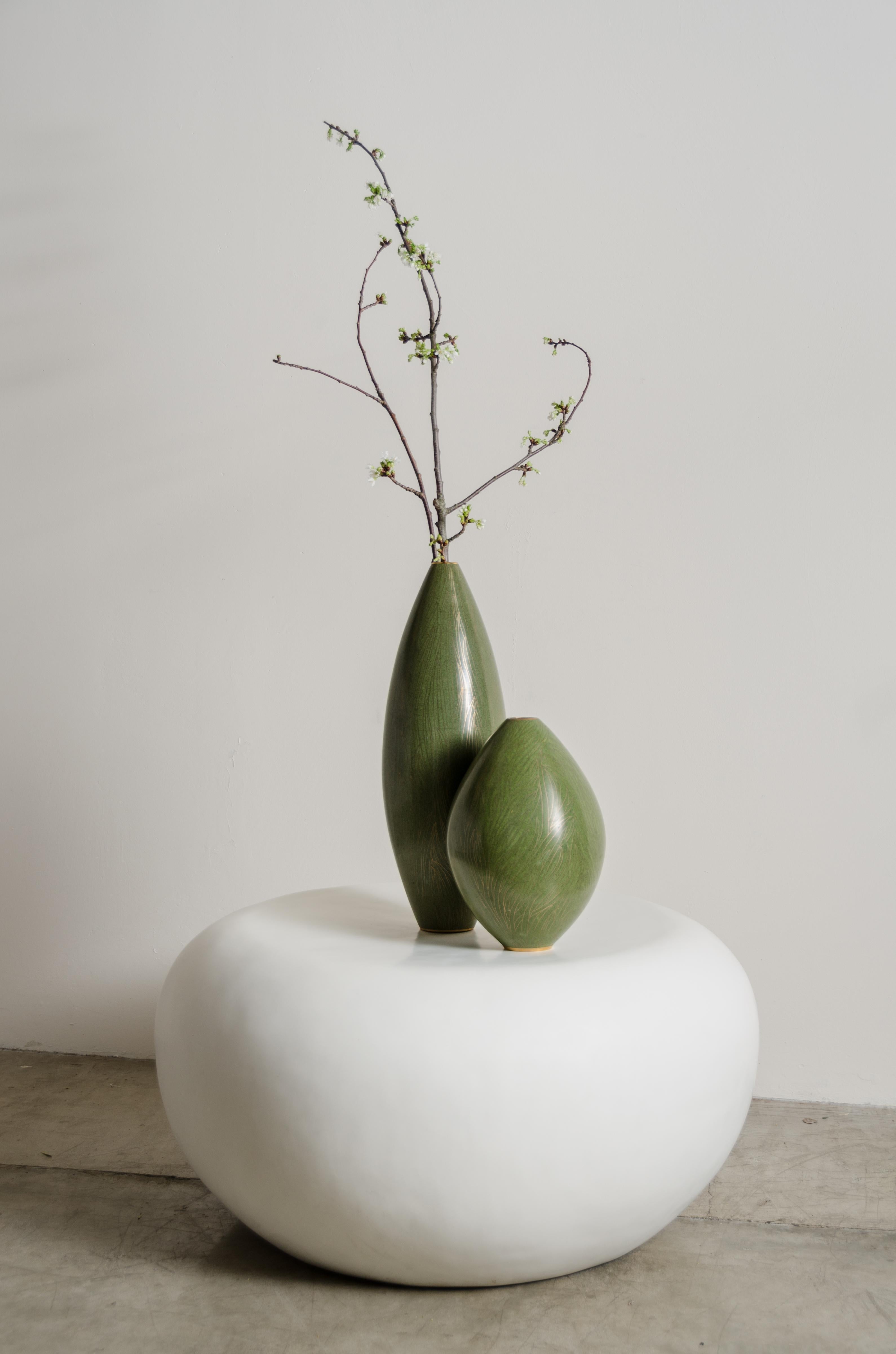 Vaso cloisonné contemporaneo Tear Drop Verde Grass Design di Robert Kuo In condizioni Nuovo in vendita a Los Angeles, CA
