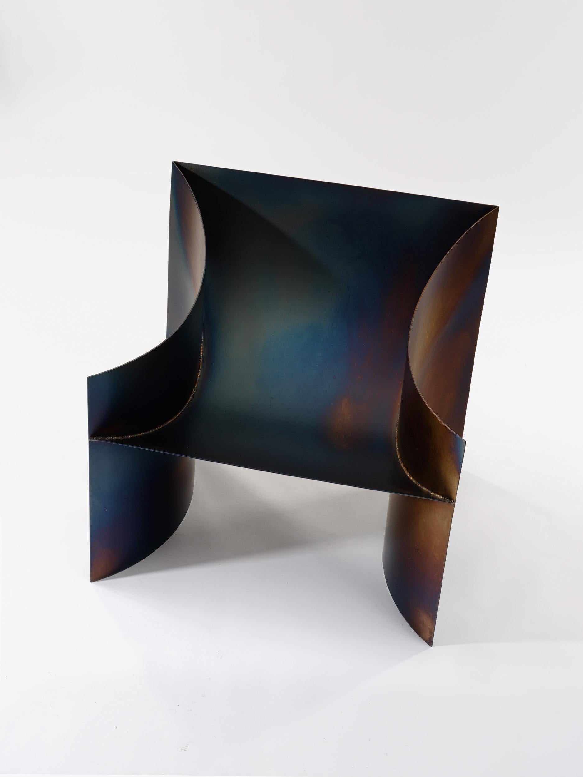 Contemporary Tempered Steel - One Curve Chair von Studio Narra (Gehärtet) im Angebot
