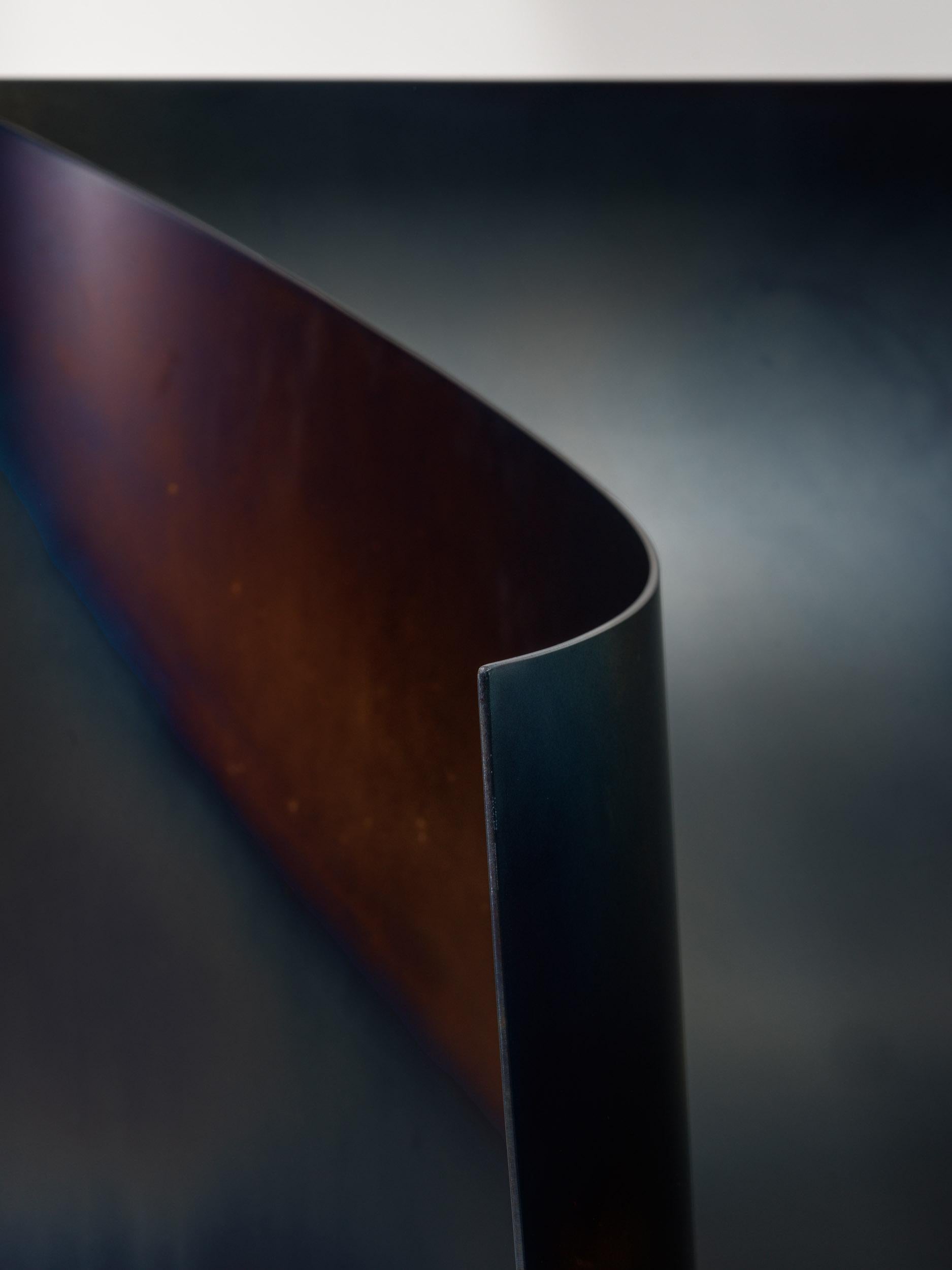 Contemporary Tempered Steel - One Curve Chair von Studio Narra (Stahl) im Angebot