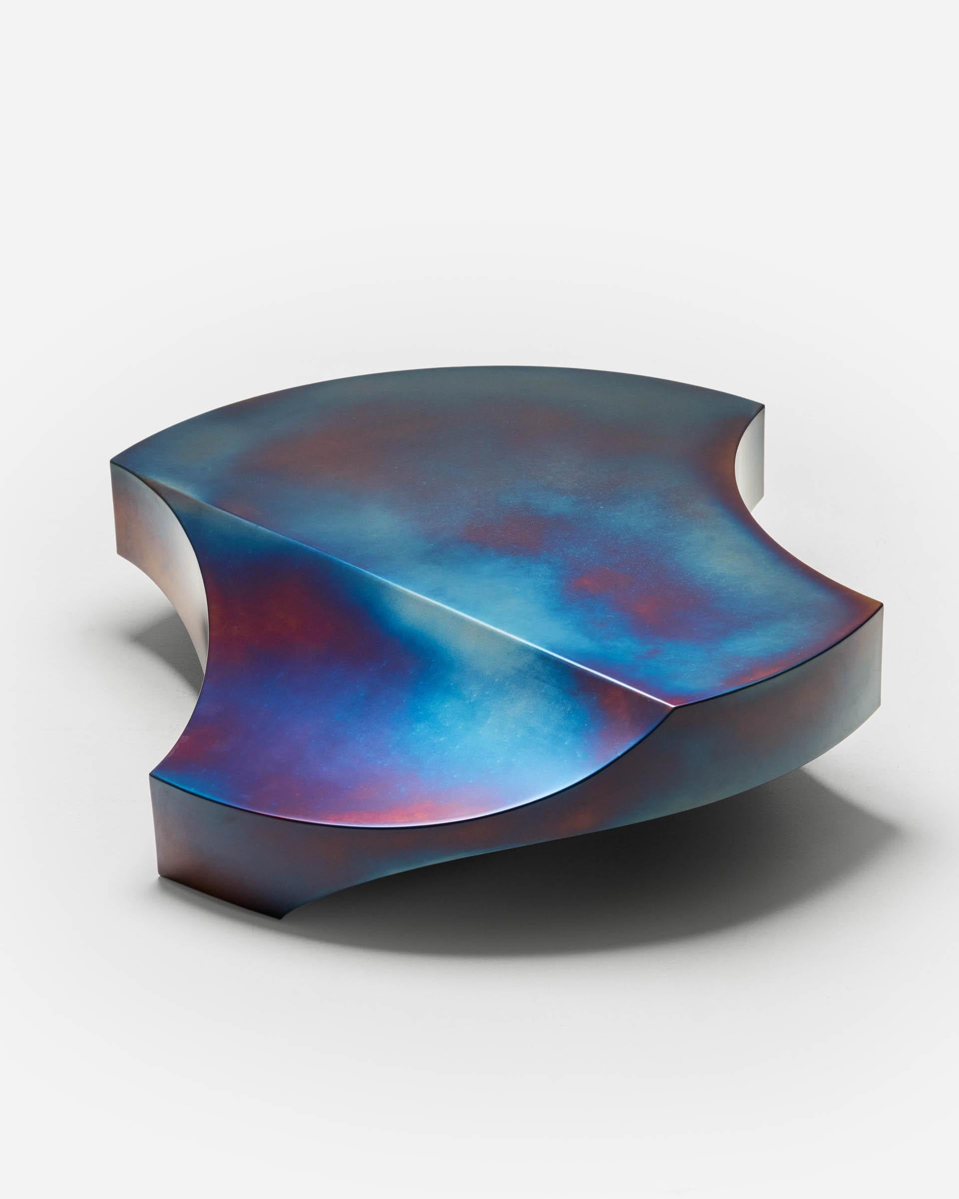 Belgian Contemporary Tempered Steel - One Curve Coffee table by Studio Narra For Sale