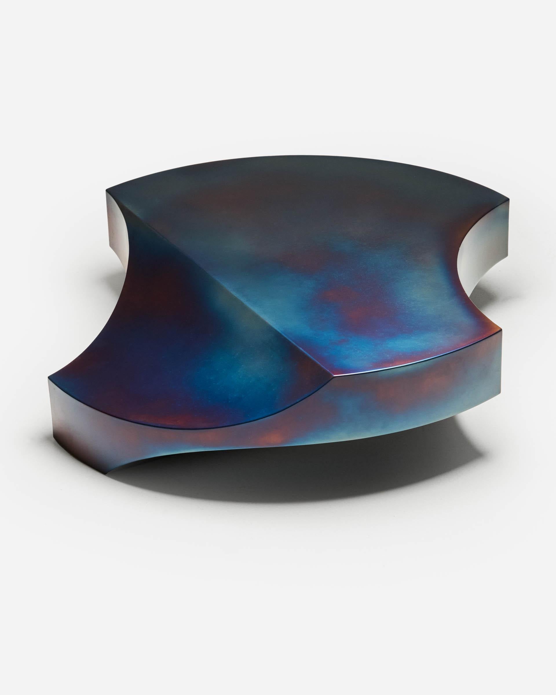 Contemporary Tempered Steel - One Curve Coffee table by Studio Narra In New Condition For Sale In 1204, CH