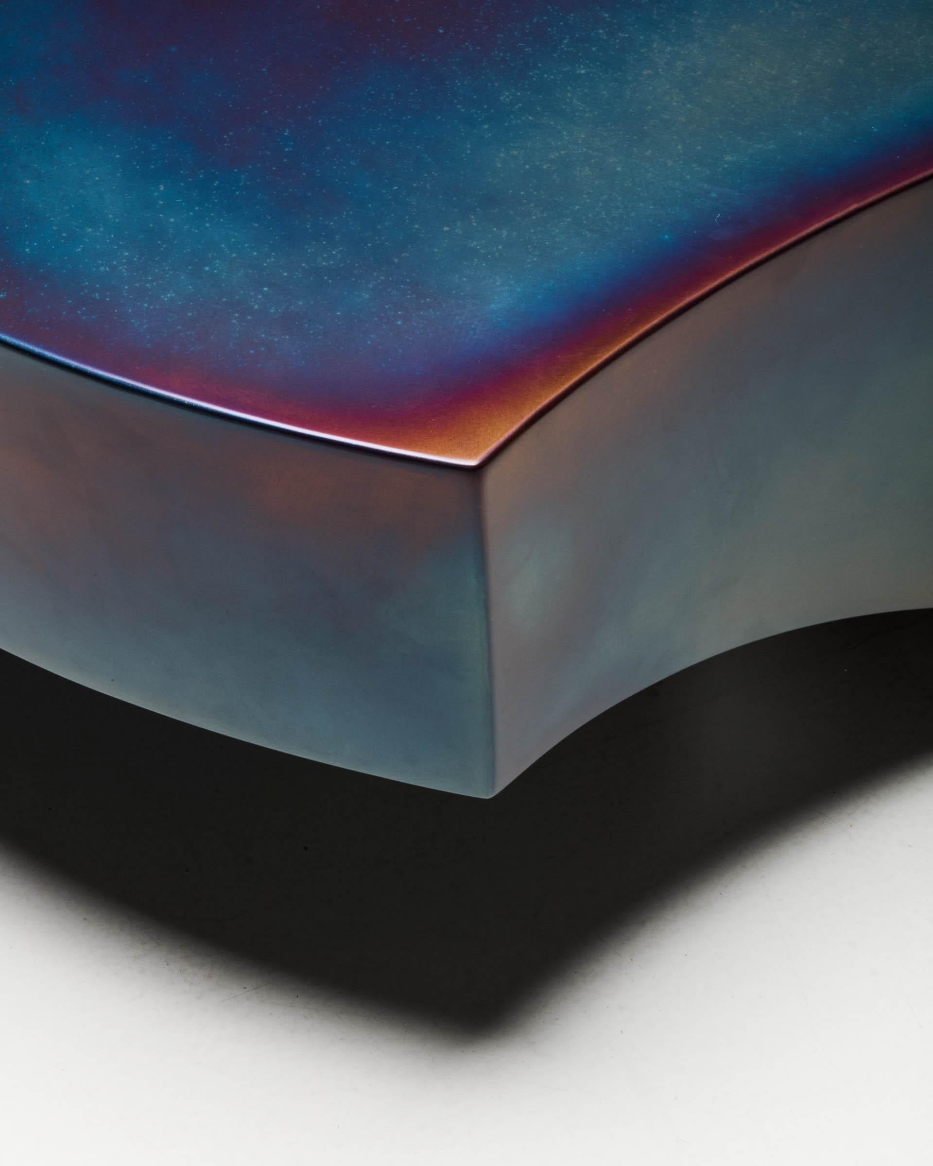 Contemporary Tempered Steel - One Curve Coffee table by Studio Narra For Sale 4