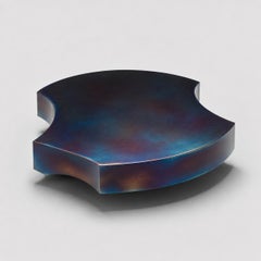 Acciaio temperato contemporaneo - Tavolino One Curve II dello Studio Narra