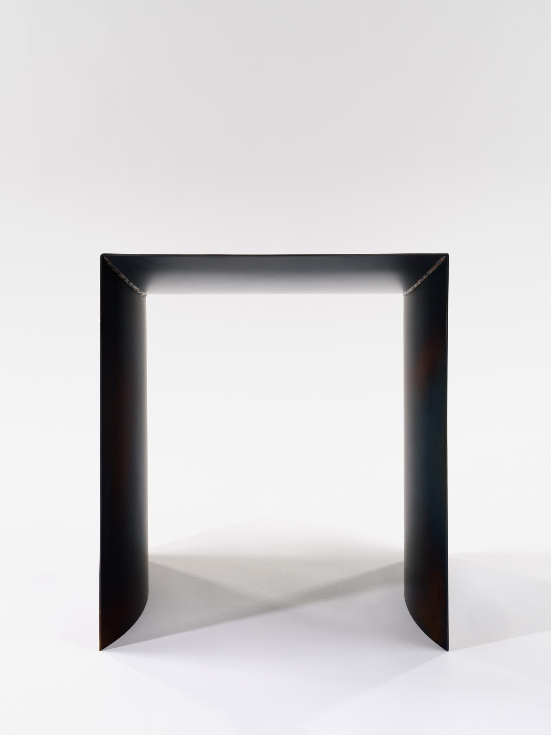 Belga Sgabello Contemporary Tempered Steel - One Curve di Studio A in vendita