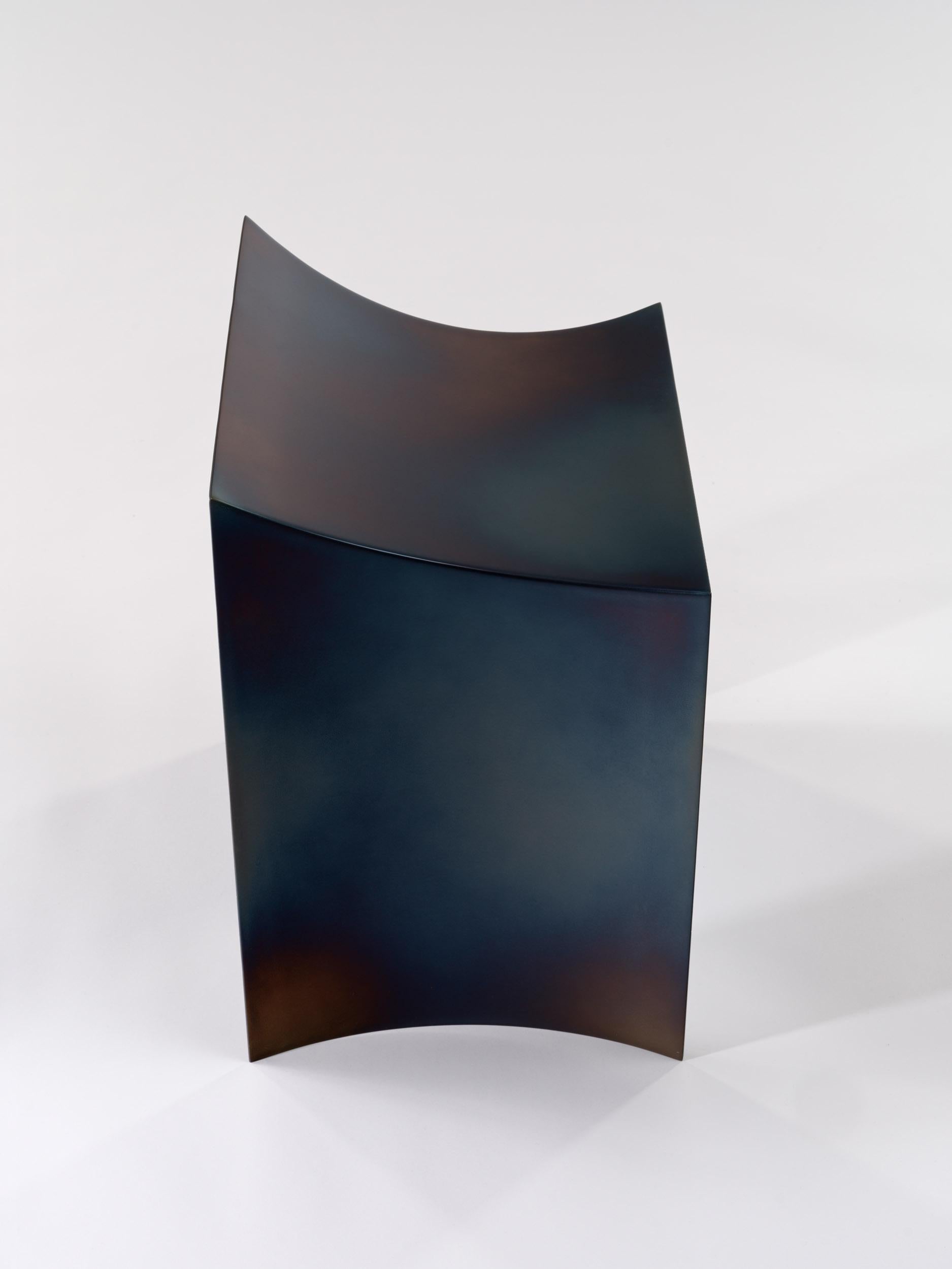 Sgabello Contemporary Tempered Steel - One Curve di Studio A In condizioni Nuovo in vendita a 1204, CH