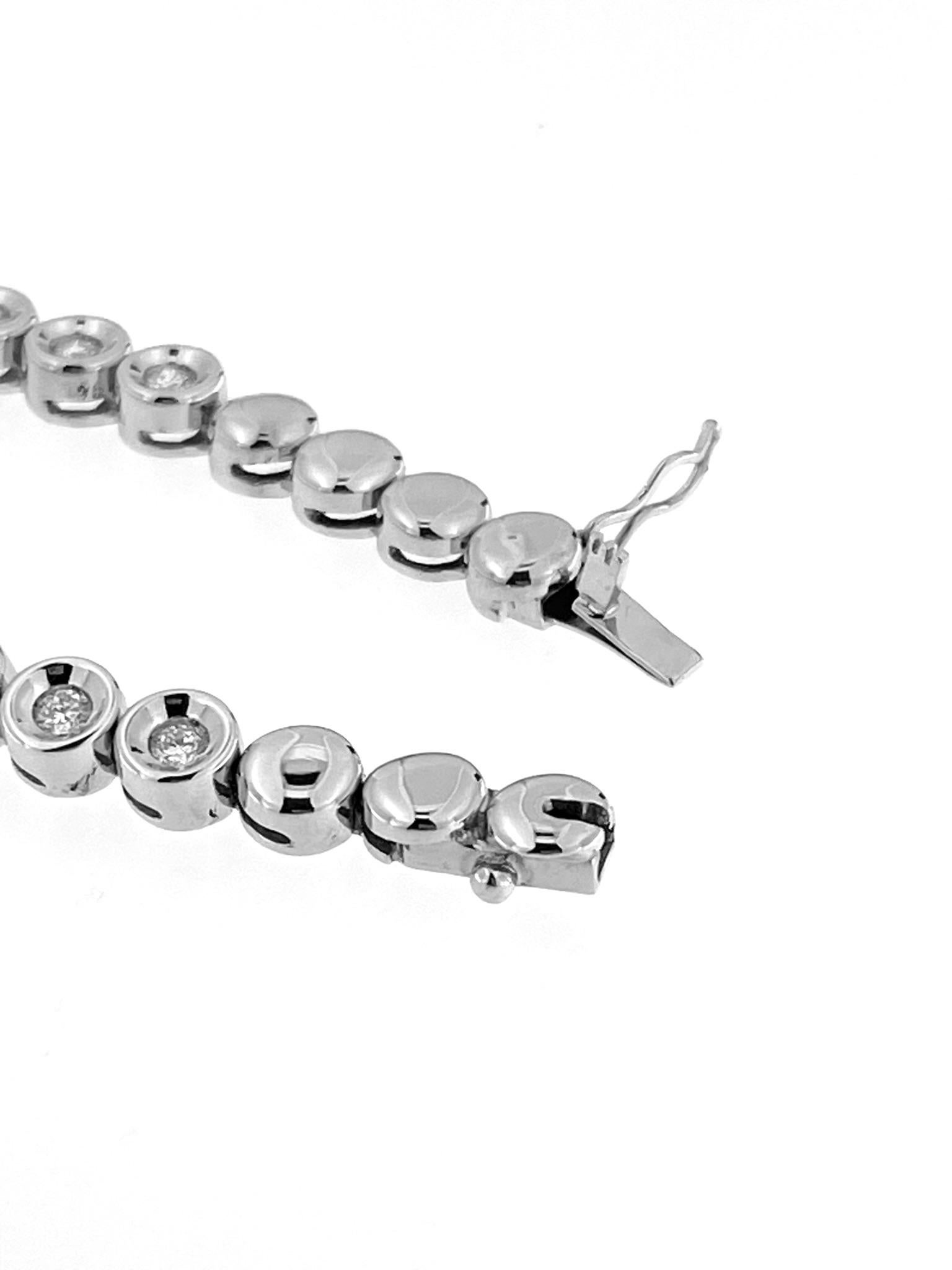 Women's or Men's Contemporary Tennis 18 karat White Gold Swiss Bracelet with Diamonds For Sale