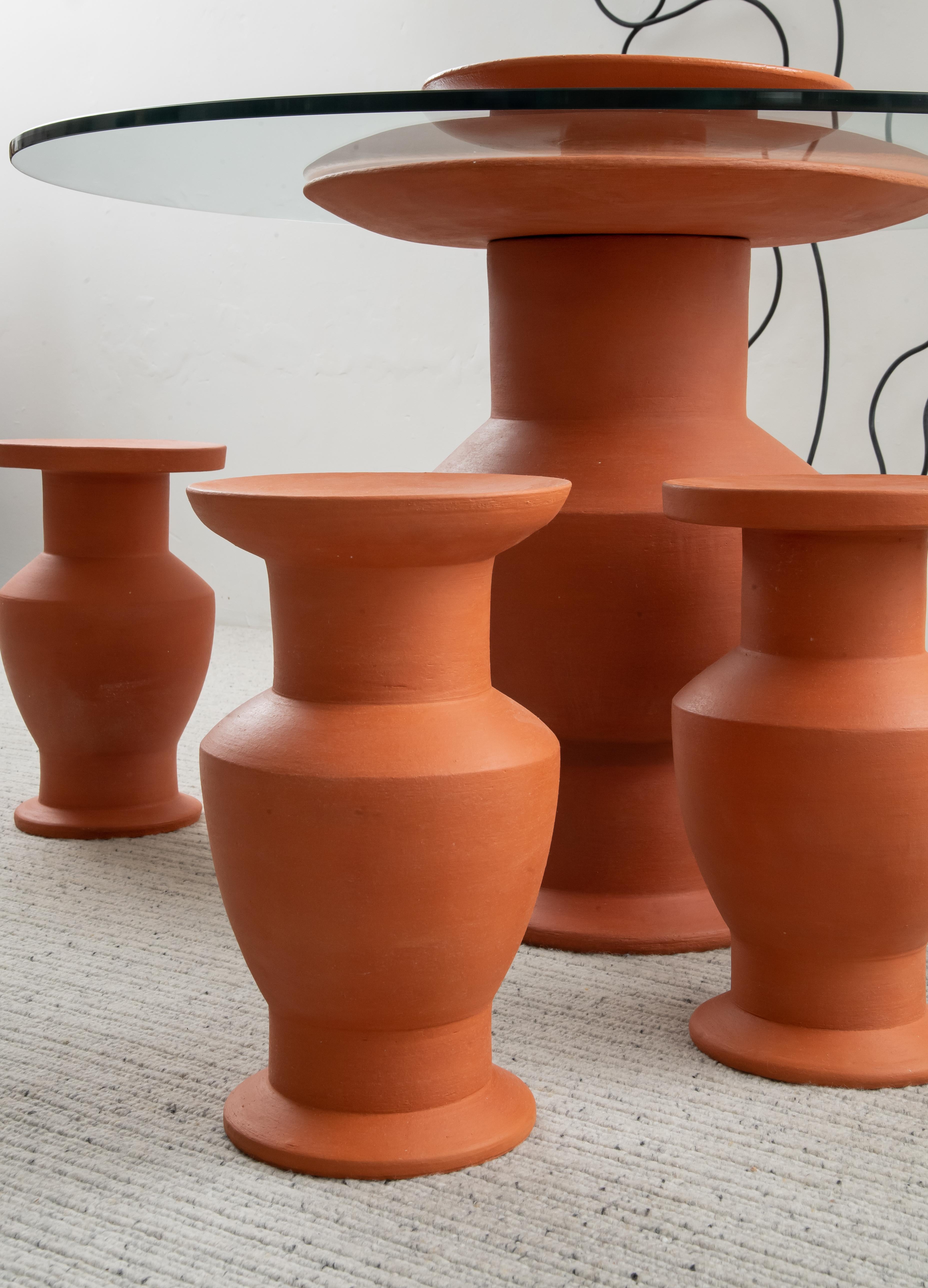 Hand-Crafted Contemporary Terracotta Ceramic Dining Table and Stools by Léa Ginac, 2022 For Sale