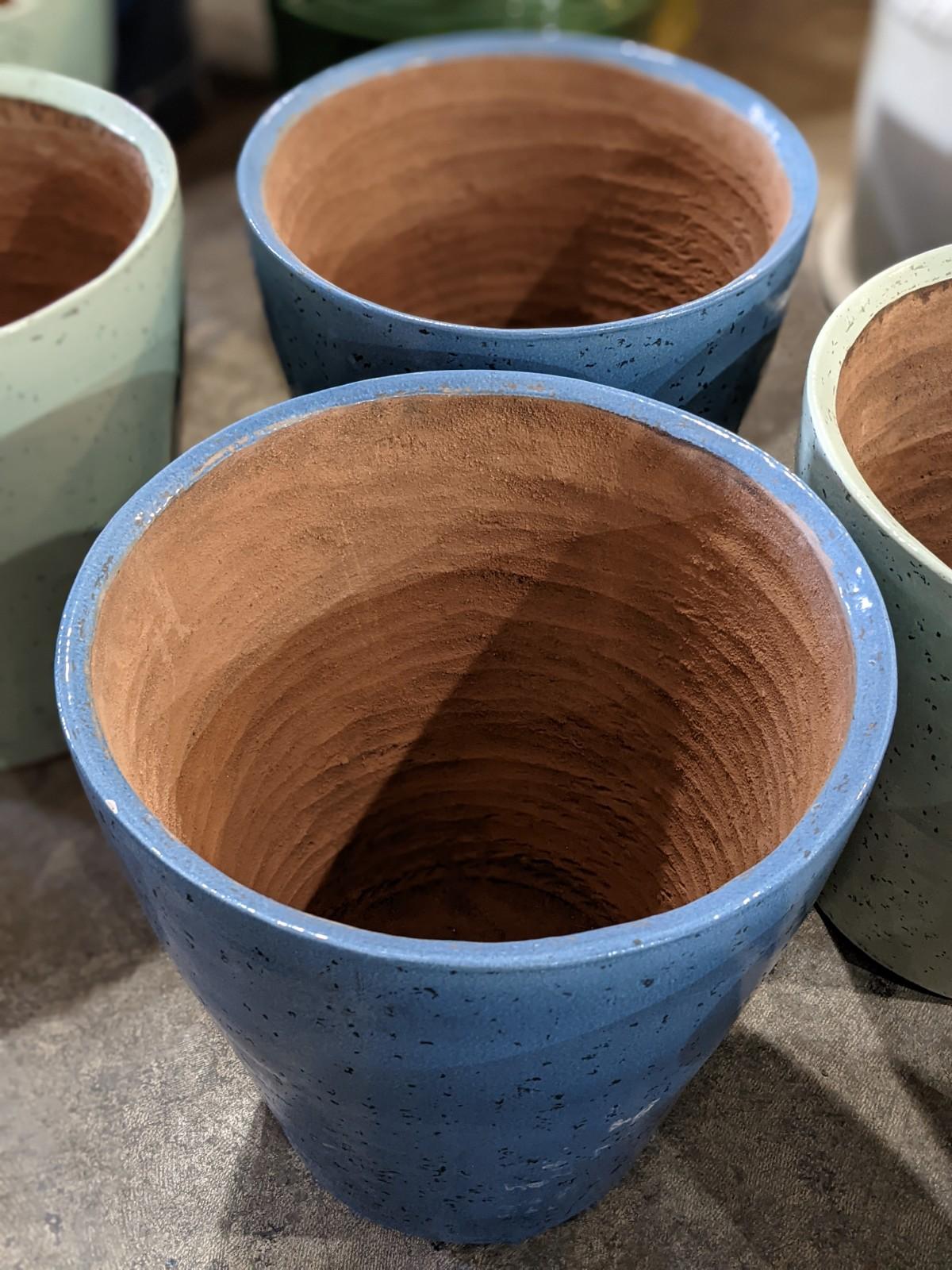 Contemporary Terracotta Planter from France In Good Condition For Sale In Dallas, TX
