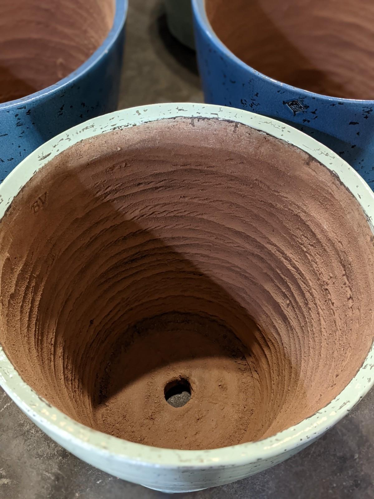 Contemporary Terracotta Planter from France In Good Condition For Sale In Dallas, TX