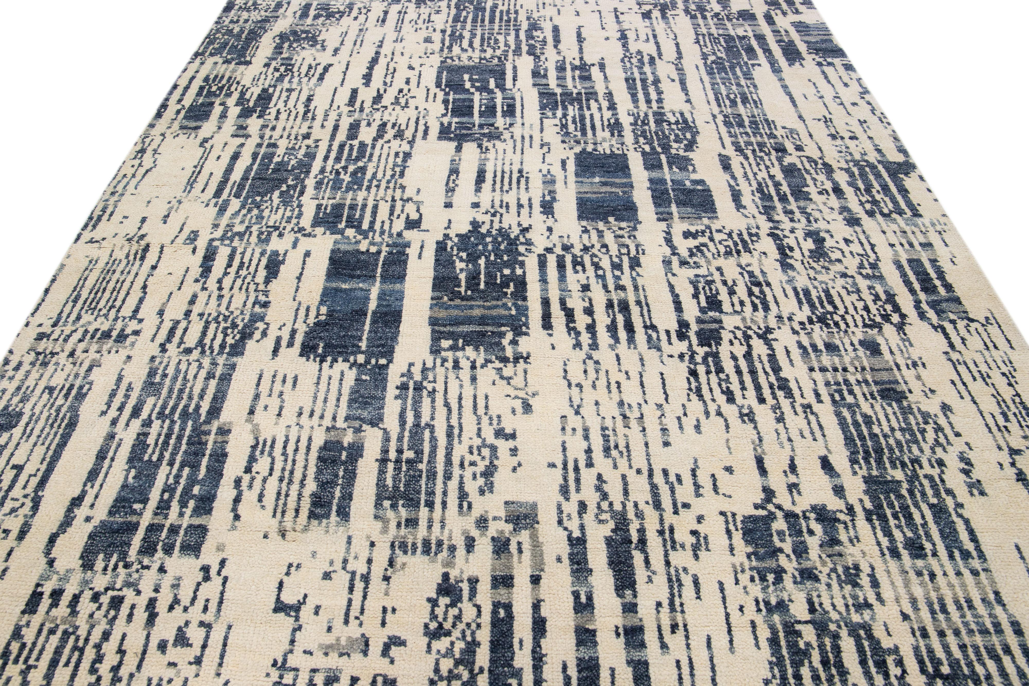 Modern Contemporary Texture Handmade Ivory & Blue Abstract Wool Rug For Sale