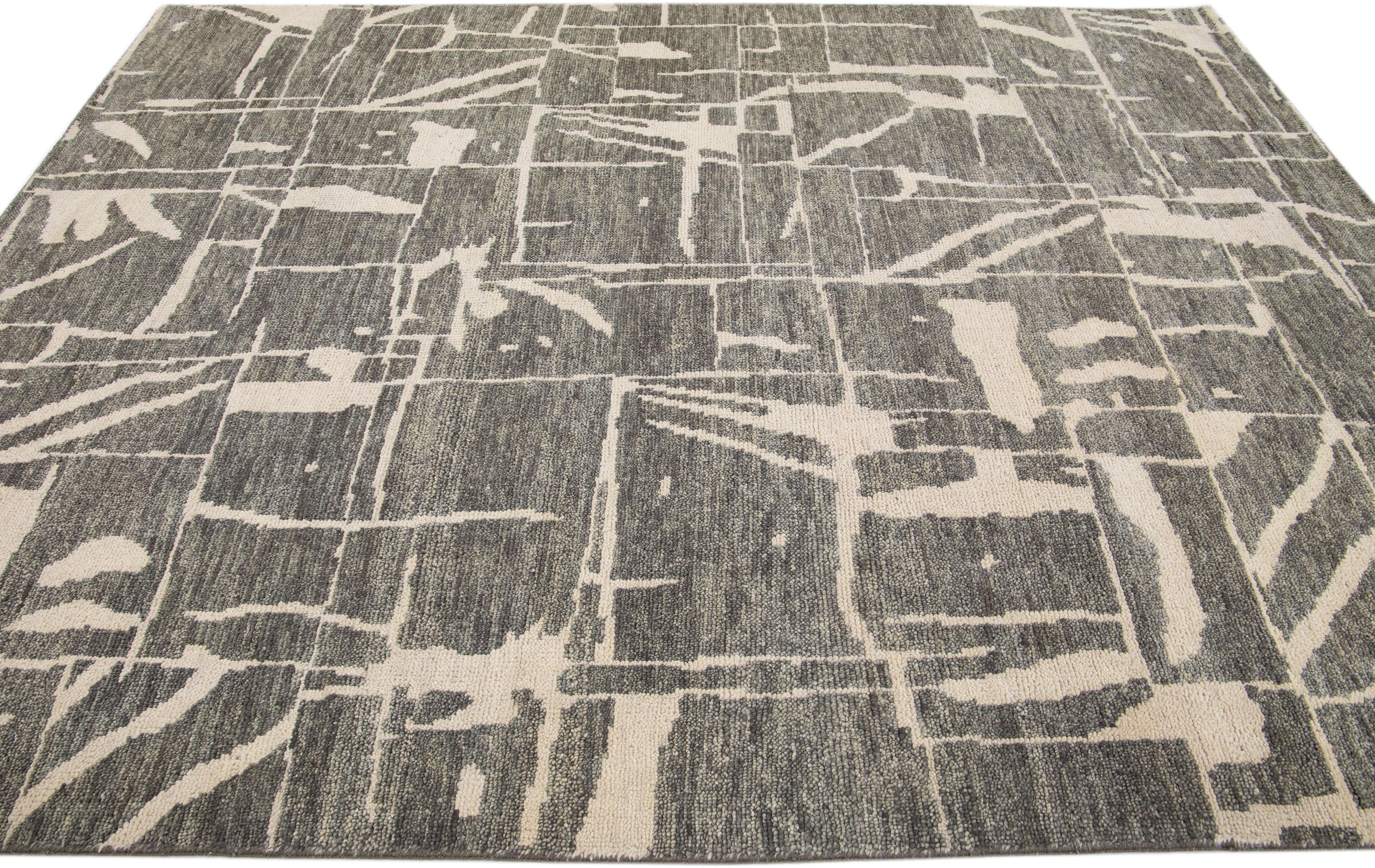 Contemporary Texture Handmade Pewter Green Designed Wool Rug In New Condition For Sale In Norwalk, CT