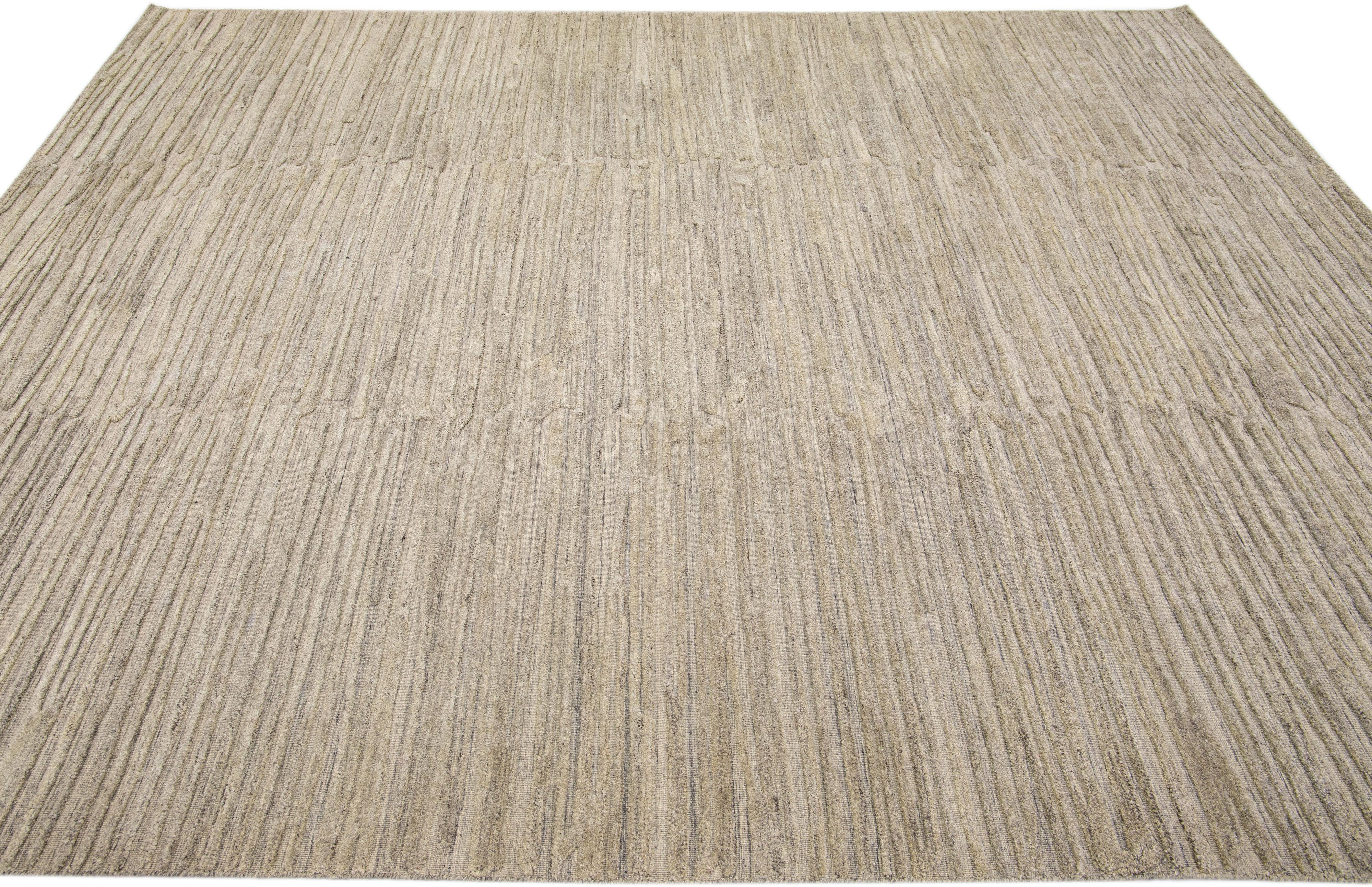 Hand-Woven Contemporary Texture Natural Beige Handmade Wool & Viscose Rug For Sale