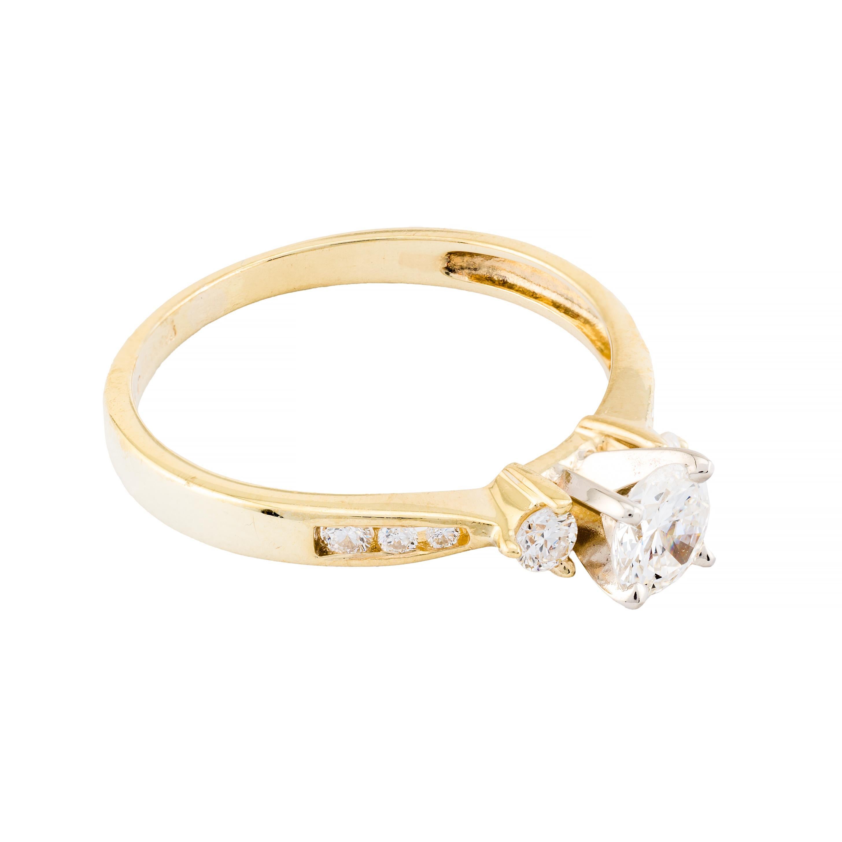 Contemporain Bague de fiançailles contemporaine à trois pierres en or jaune 18 carats en vente
