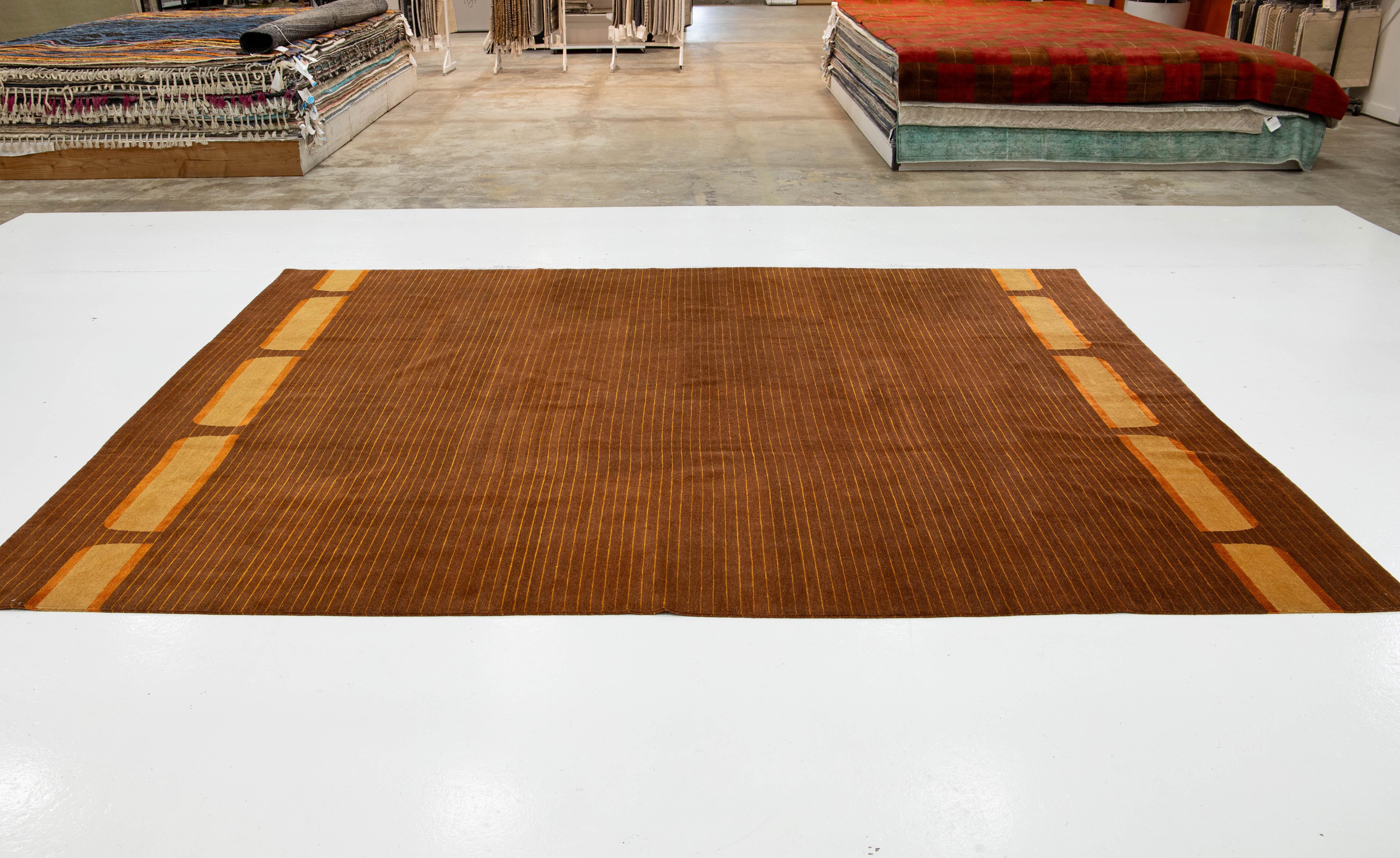 Zeitgenössischer tibetischer Teppich aus brauner Wolle und Seide mit Art-Déco-Design im Angebot 2