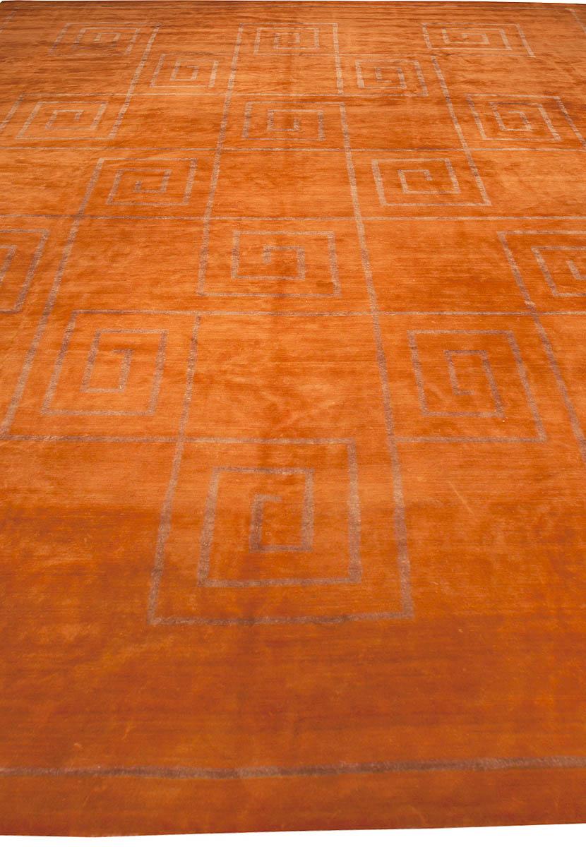 Zeitgenössischer tibetischer Greek Key Teppich aus Wolle und Seide von Doris Leslie Blau, handgefertigt.
Größe: 13'8