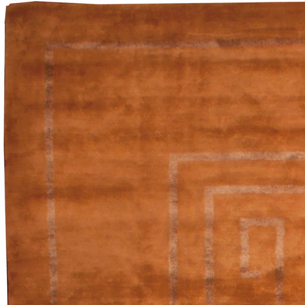 Contemporary Tibetan Greek Key Handmade Wool and Silk Rug by Doris Leslie Blau (Nepalesisch) im Angebot