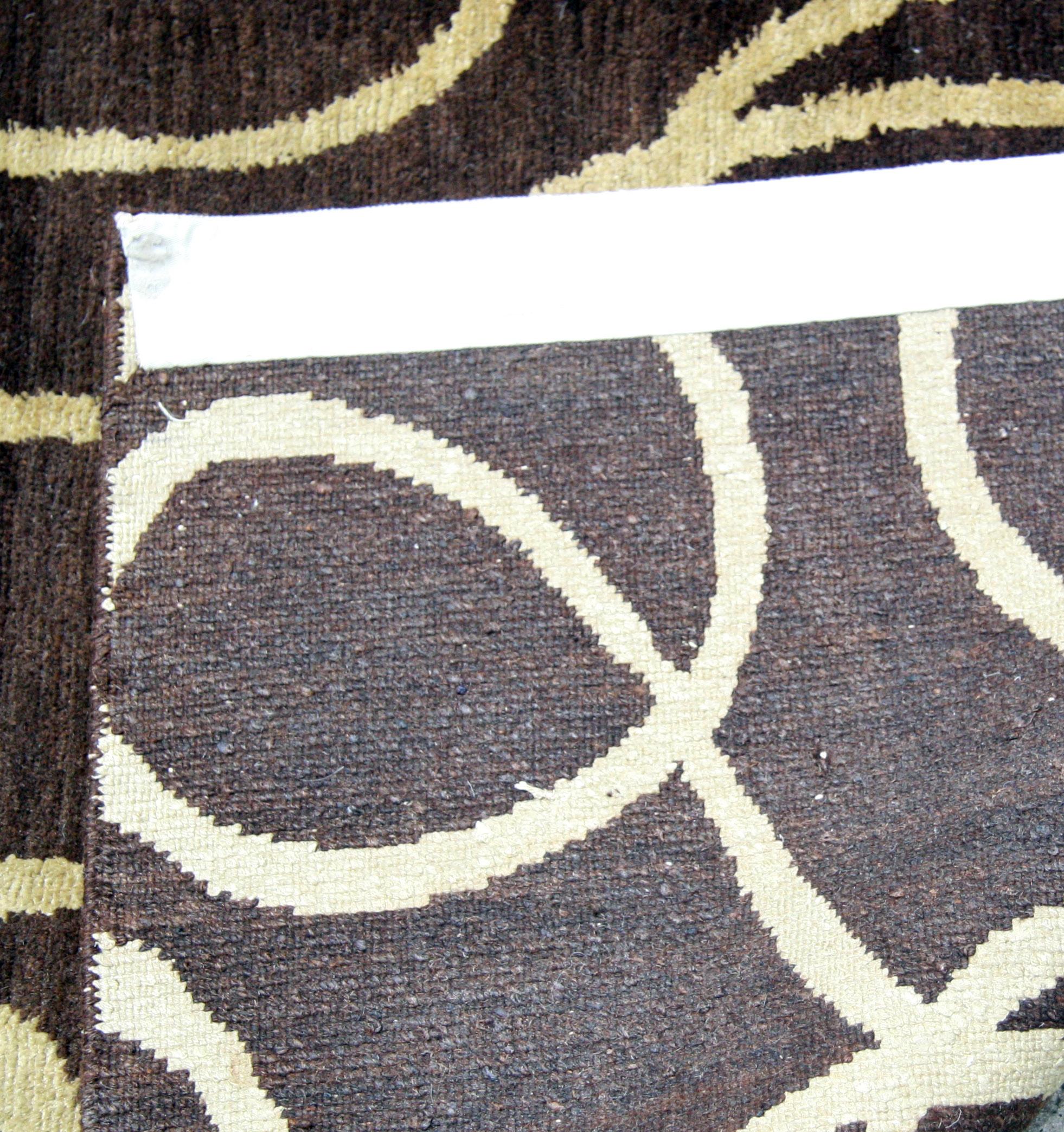 Contemporary Tibetan Rug In Good Condition For Sale In Los Angeles, CA