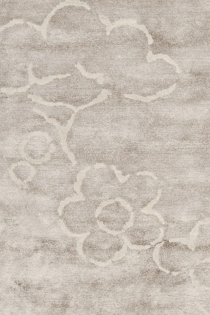 Scandinavian Modern Contemporary Tibetan Rug Hand-Knotted in Nepal, Light Warm Grey - White For Sale