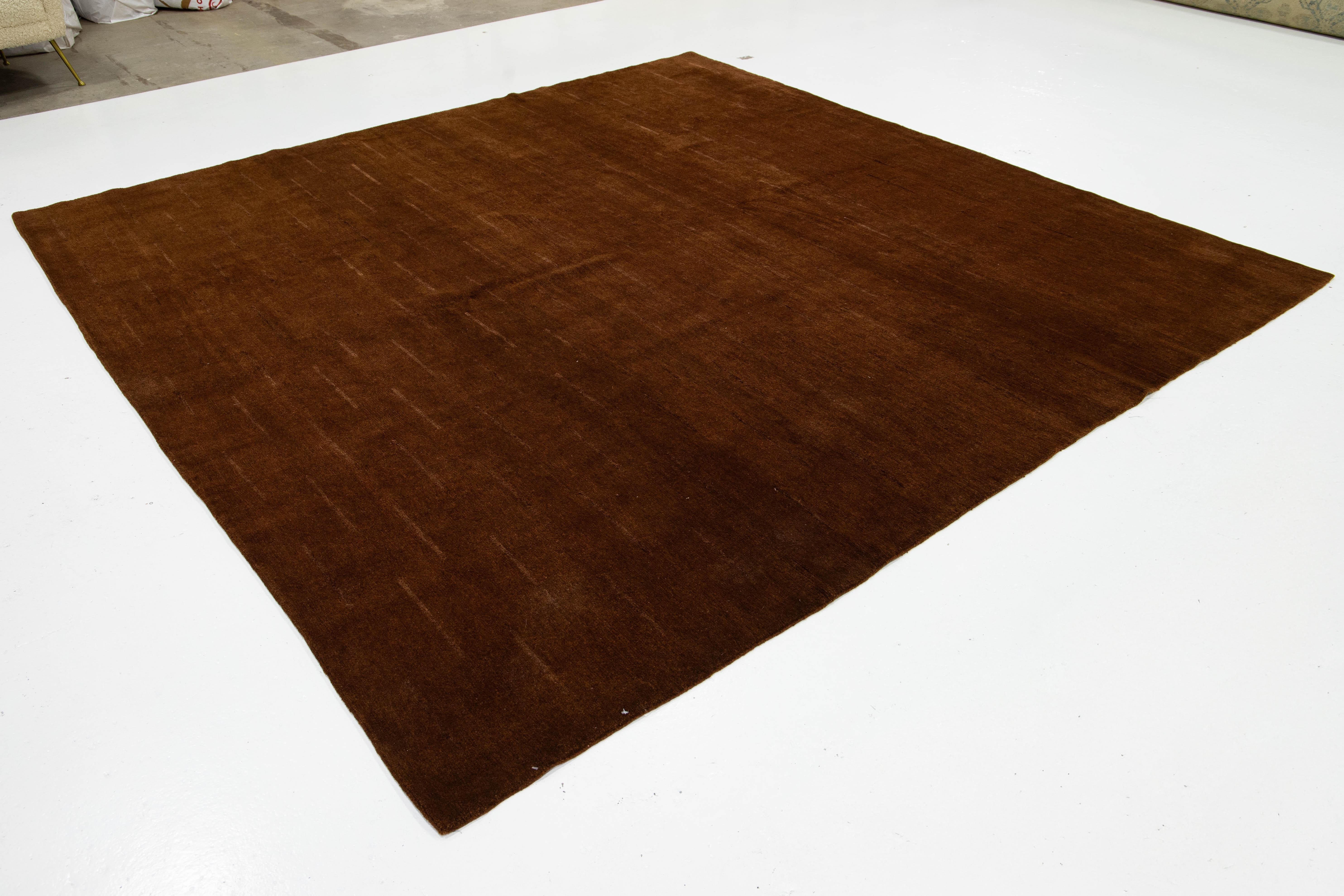 Quadratischer Teppich aus tibetischer Wolle und Seide in Braun (Nepalesisch) im Angebot