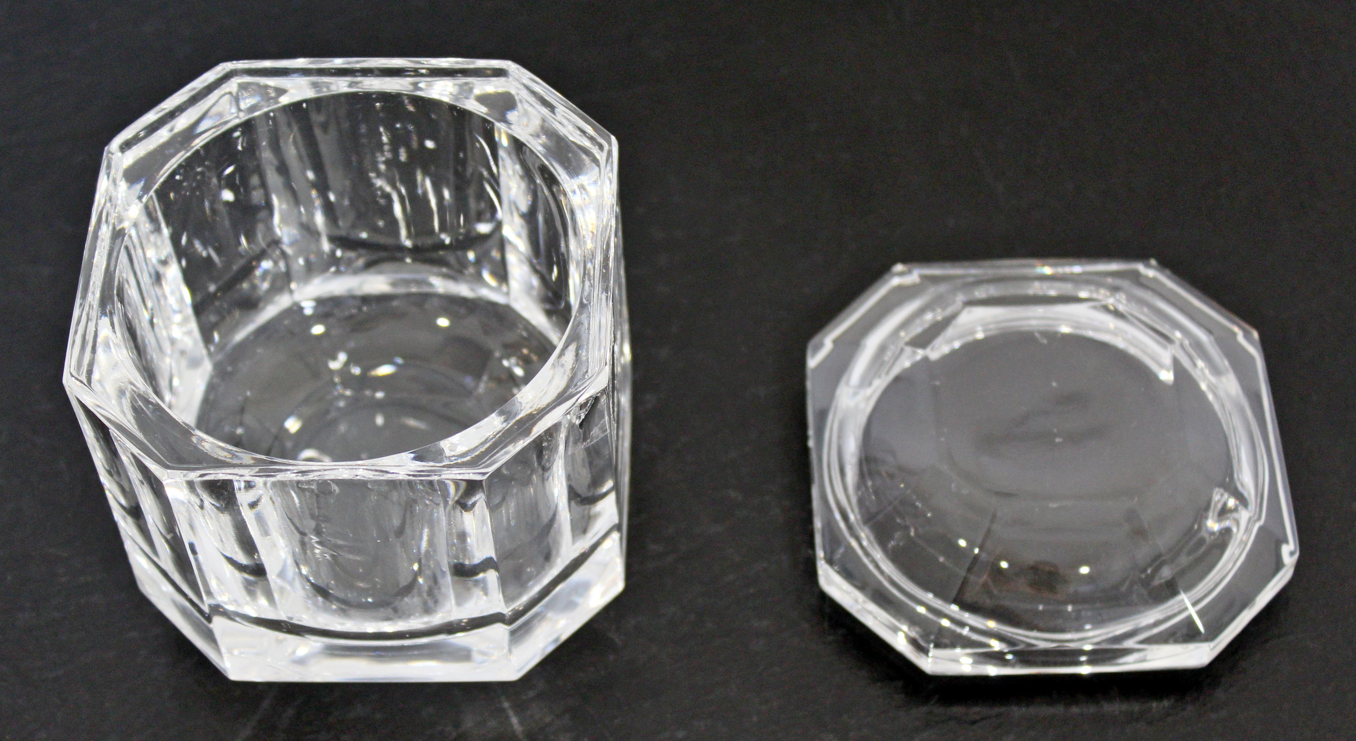 Contemporary Tiffany & Co Signed Crystal Glass Lidded Jar Vessel Table Sculpture In Good Condition In Keego Harbor, MI