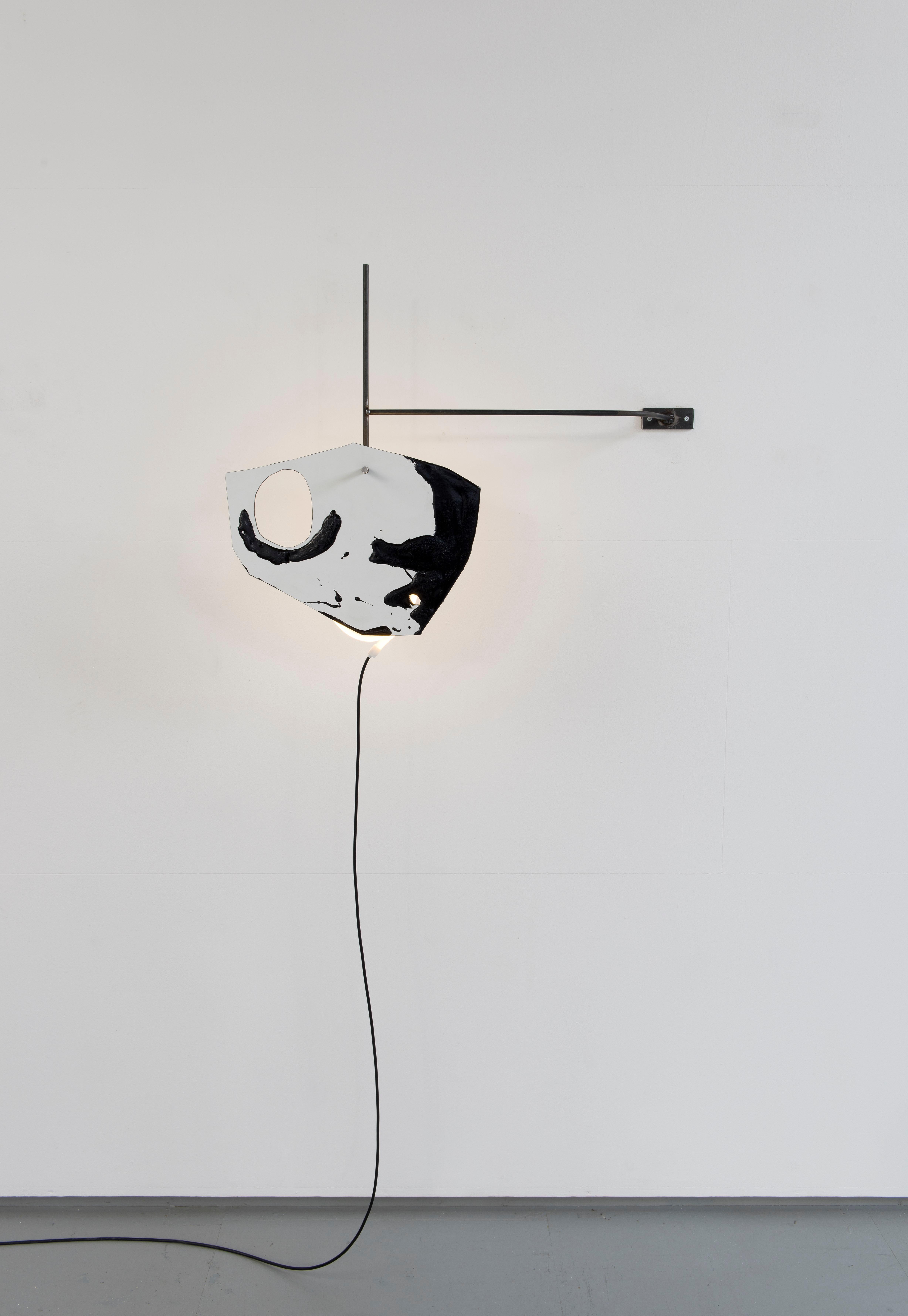 Cristian Andersen (*1974) travaille depuis longtemps à l'interface entre le design et la sculpture. Ses œuvres sont, entre autres, souvent produites à l'aide du procédé de moulage, qui consiste à utiliser une grande variété de matériaux tels que la