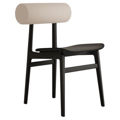 Silla Totem Contemporánea de Norr11, roble negro, respaldo de cuero (Terra Lime)