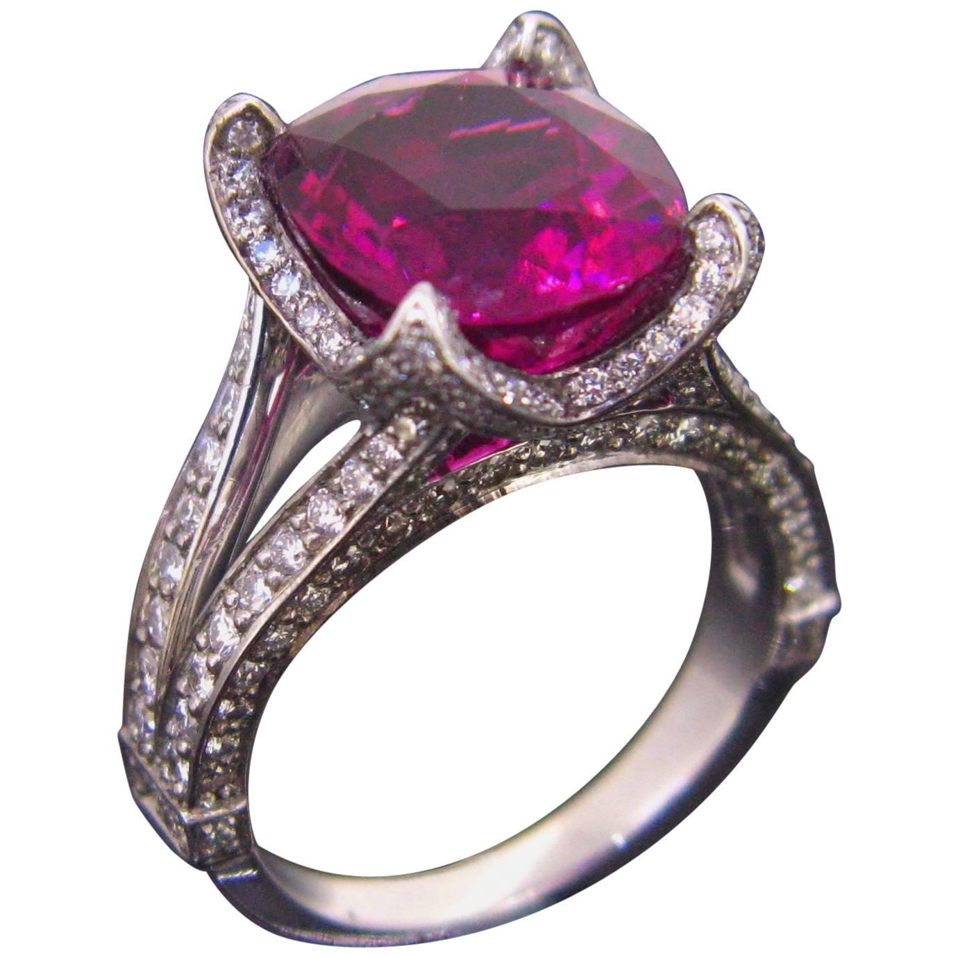 Contemporary Tourmaline Diamond 18 Karat White Gold Cocktail Ring