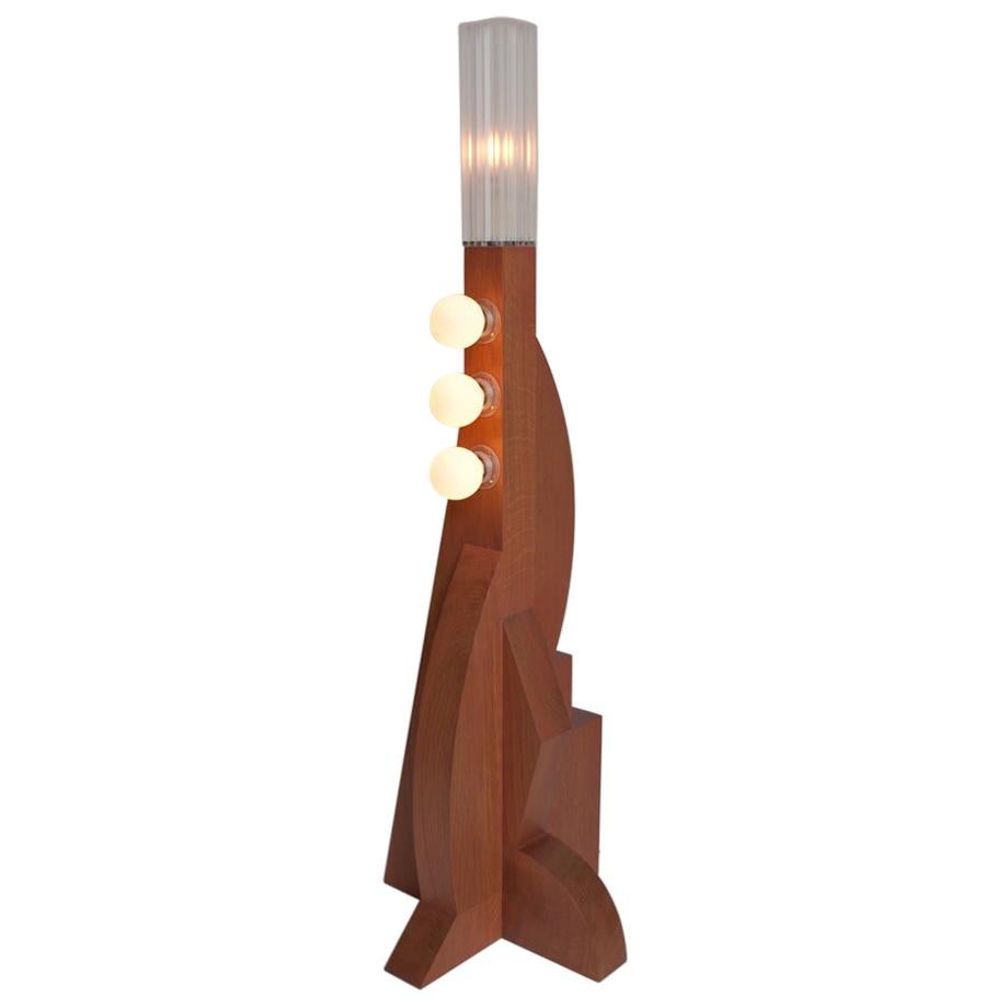 Contemporary Tower Stehleuchte mit Terracotta Geometric Oak Base & Frosted Shade im Angebot