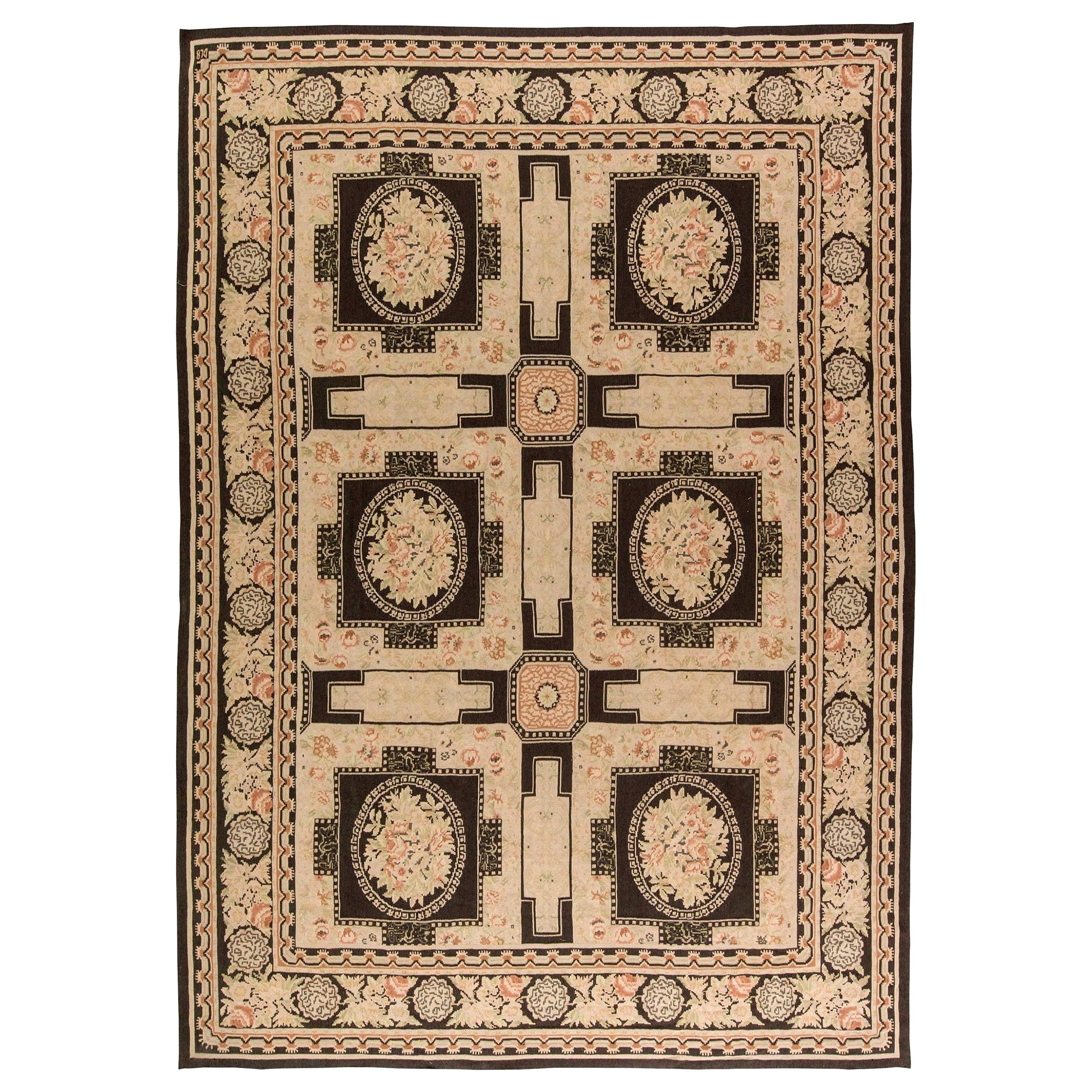 Zeitgenössischer, traditioneller, europäischer, inspirierter bessarabischer Teppich von Doris Leslie Blau im Angebot