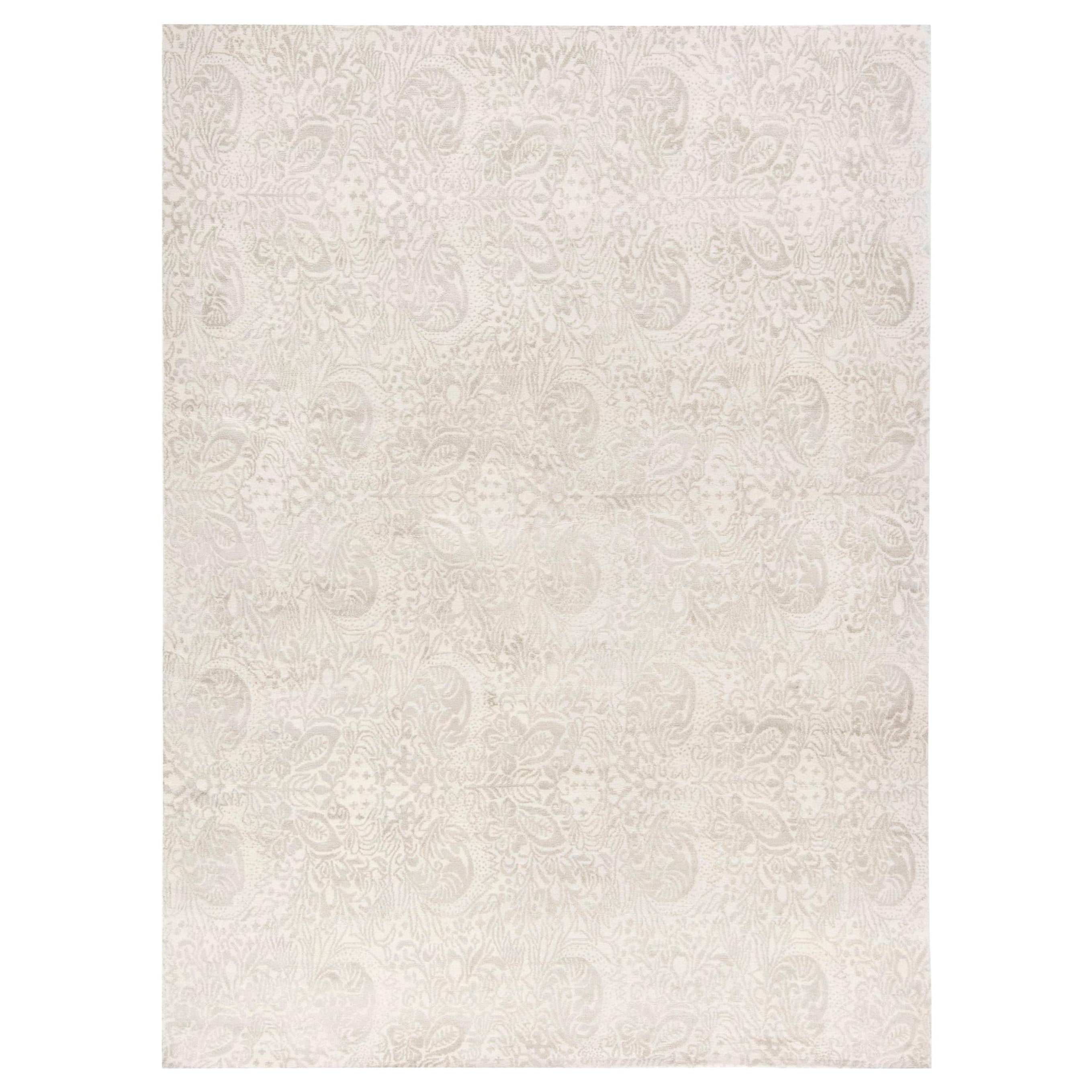 Zeitgenössischer, traditioneller, inspirierter geblümter Teppich von Doris Leslie Blau