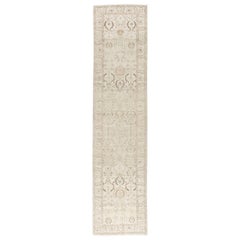 Tapis de couloir en laine ivoire d'inspiration traditionnelle contemporaine Tabriz de Doris Leslie Blau
