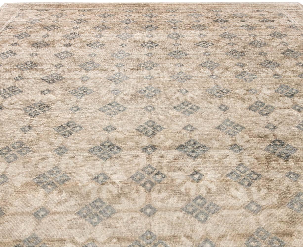 Moderner Samarkand-inspirierter Wollteppich von Doris Leslie Blau (Indisch) im Angebot