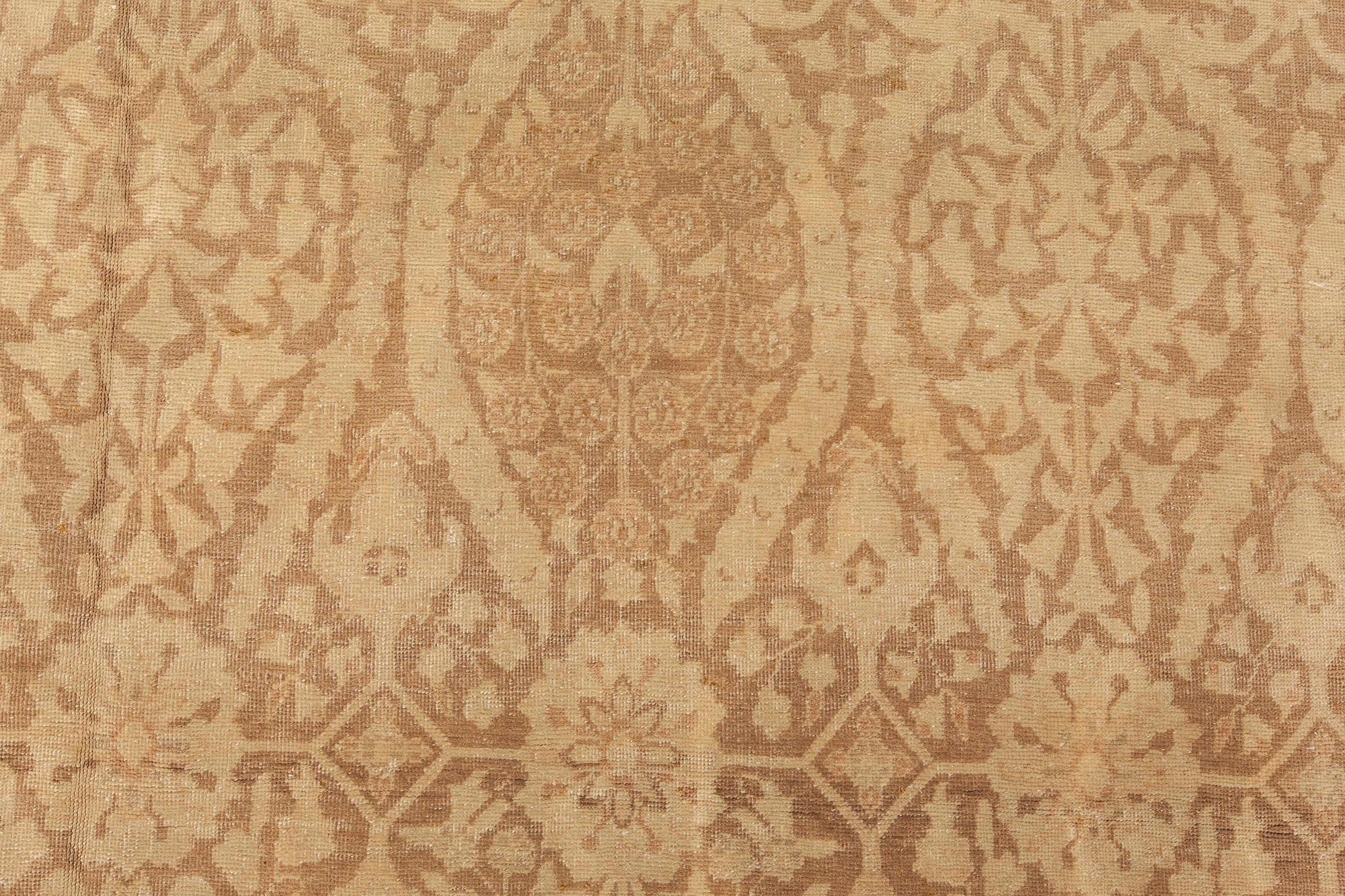 Contemporary traditional oriental inspired handmade wool rug by Doris Leslie Blau.
Size: 8'8