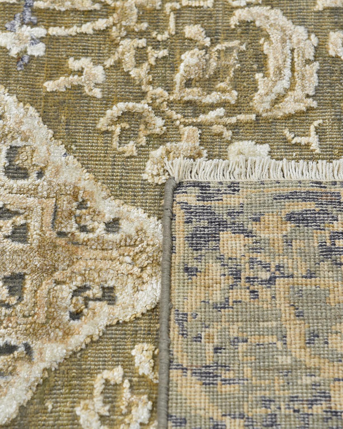 Contemporary Transitional Hand Knotted Wool Green Area Rug In New Condition For Sale In Norwalk, CT