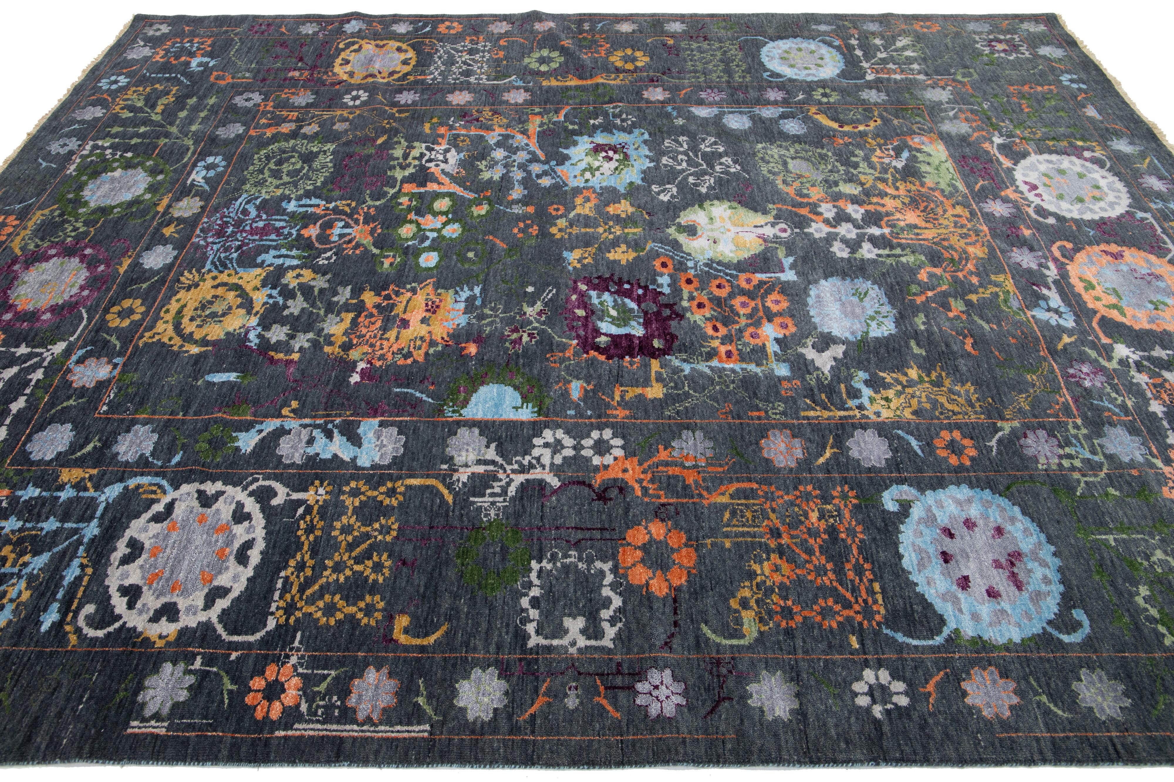 Indian  Contemporary Transitional Handmade Wool Rug with Floral Motif In Charcoal   For Sale