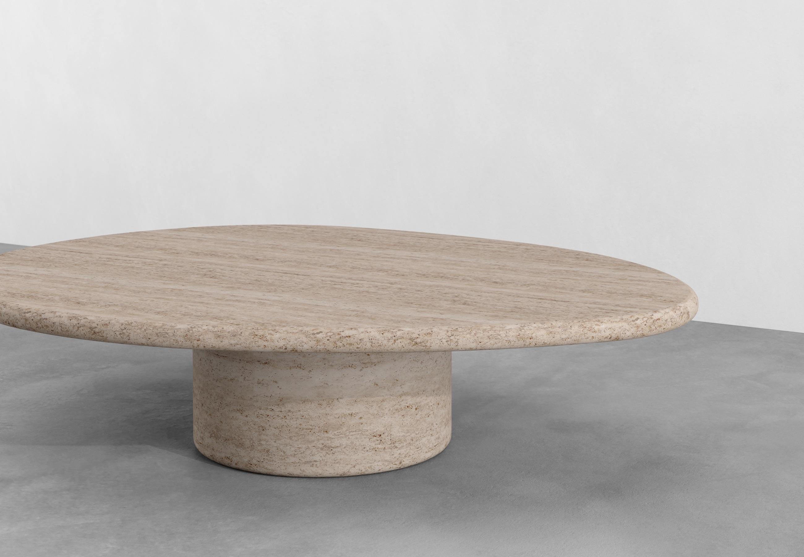 Contemporary travertin aude 120 cm couchtisch von Armand & Francine (Belgisch) im Angebot