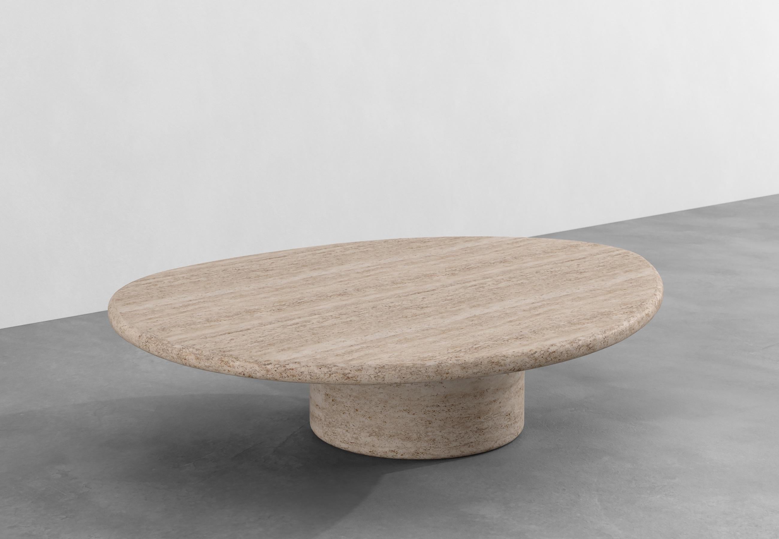Contemporary travertin aude 120 cm couchtisch von Armand & Francine (Handgefertigt) im Angebot