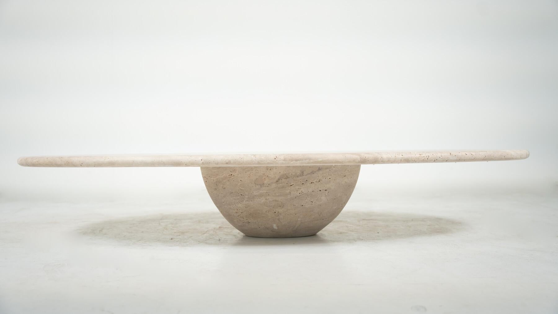 XXIe siècle et contemporain Table basse contemporaine en travertin, Italie en vente