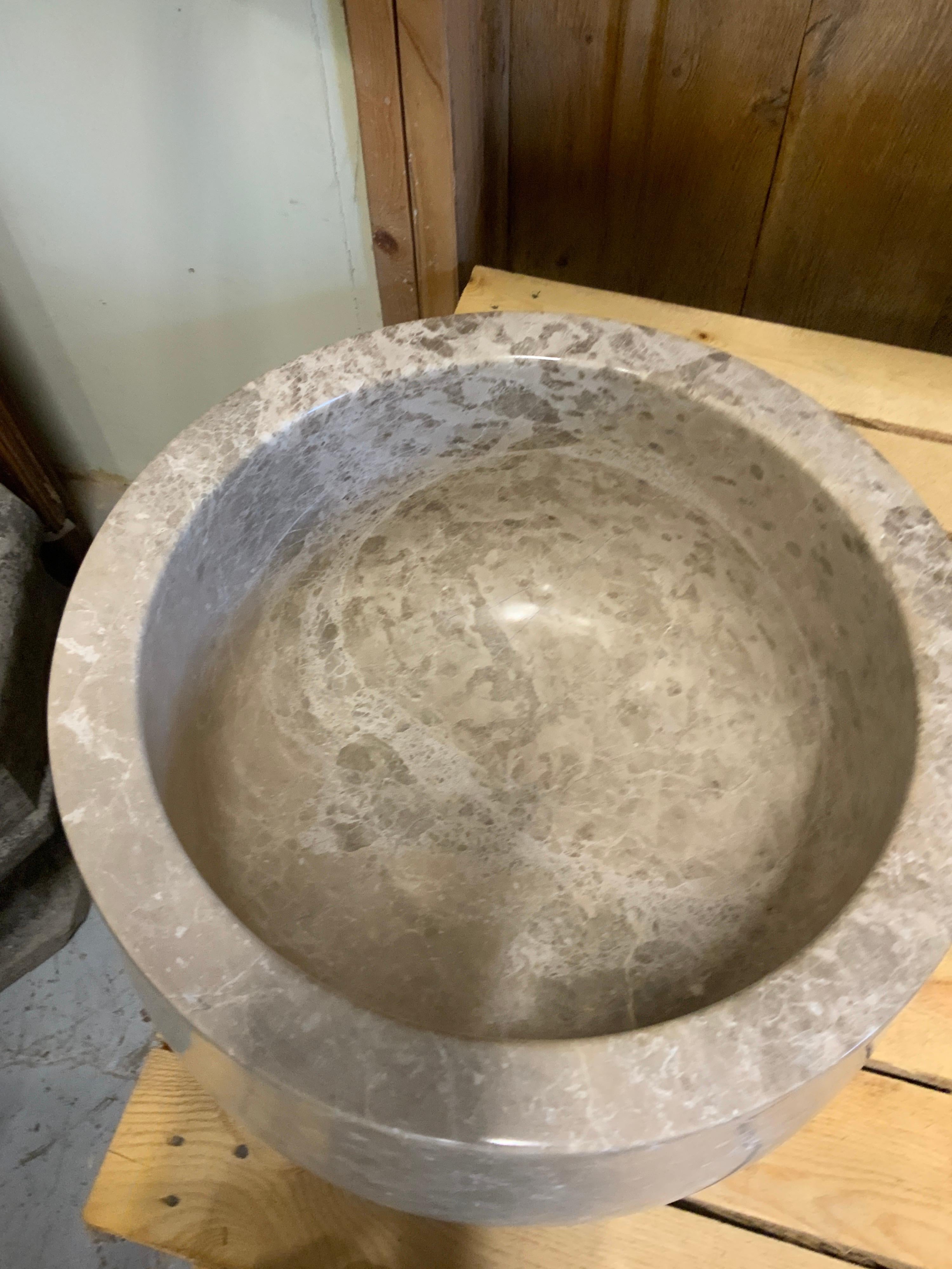 XXIe siècle et contemporain Evier contemporain en marbre de Travertino en vente