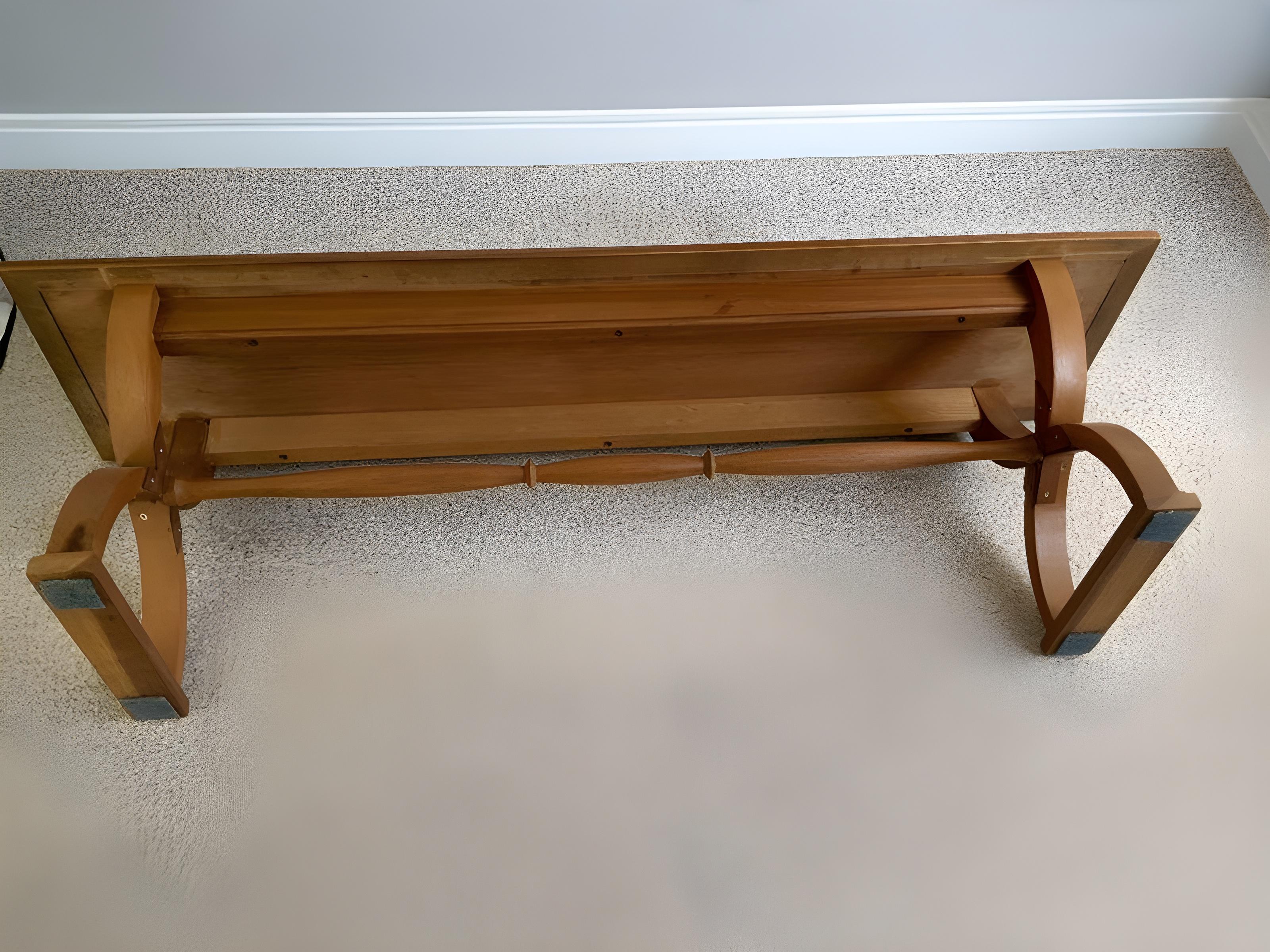 Bancs à tréteaux contemporains  20e siècle  Chêne massif  L'artisanat moderne Bon état - En vente à Kaštel Sućurac, HR