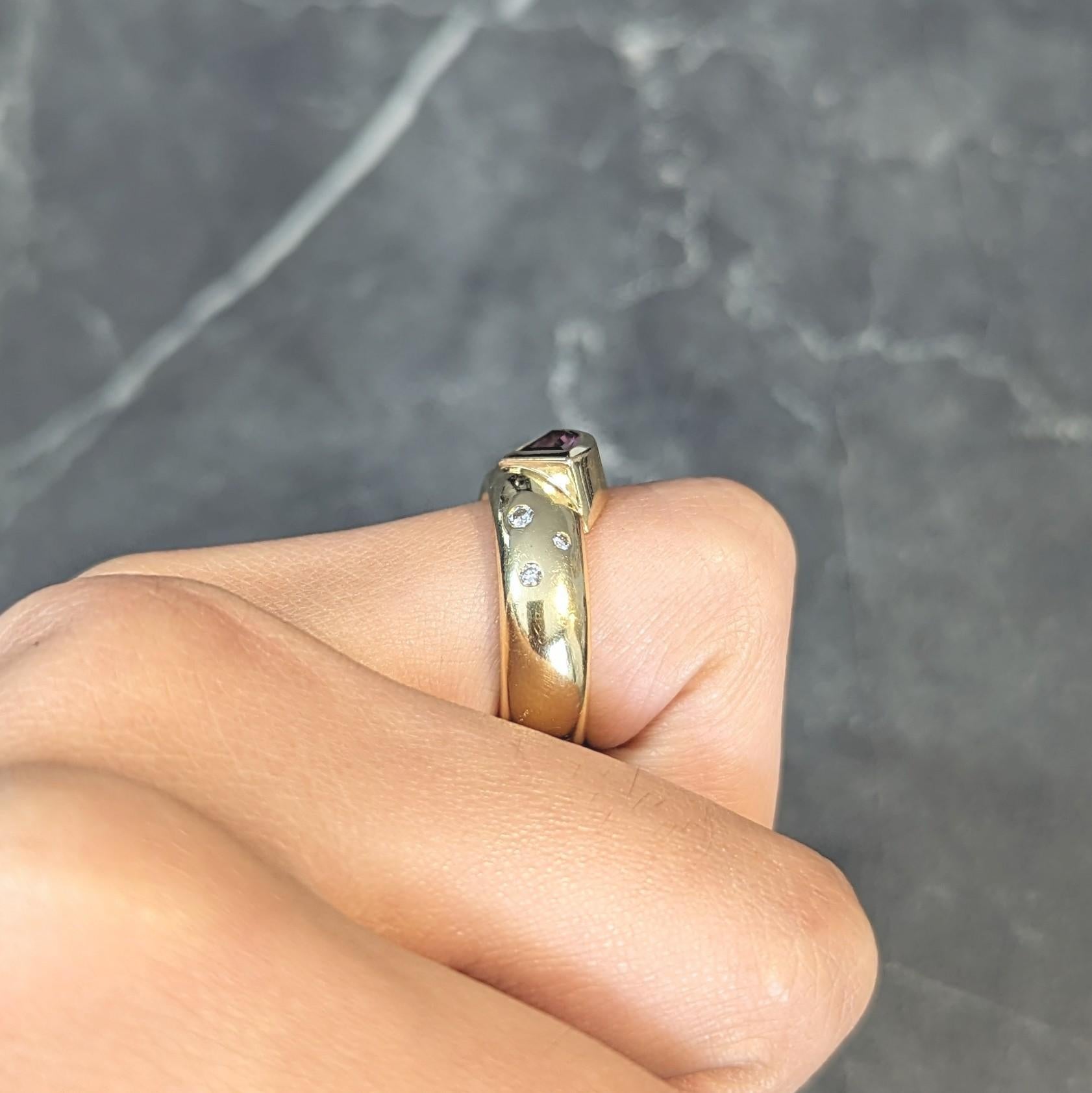 Contemporary Triangular Pink Topaz Diamond 18 Karat Yellow Gold Ring For Sale 7