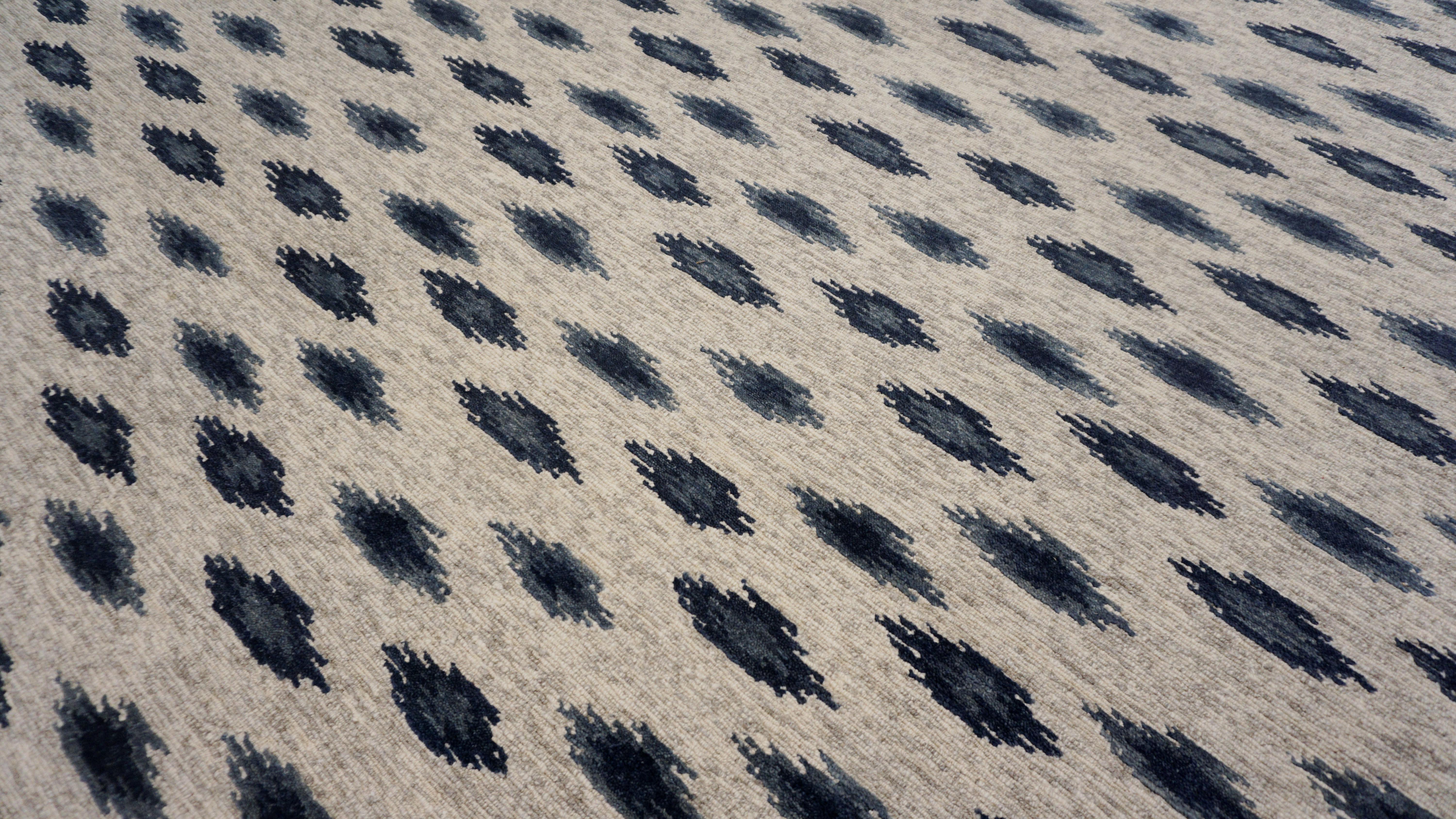 Contemporary Tribal Motif Wool Rug in Navy and Grey – 9′ × 12′ In New Condition For Sale In Torrance, CA