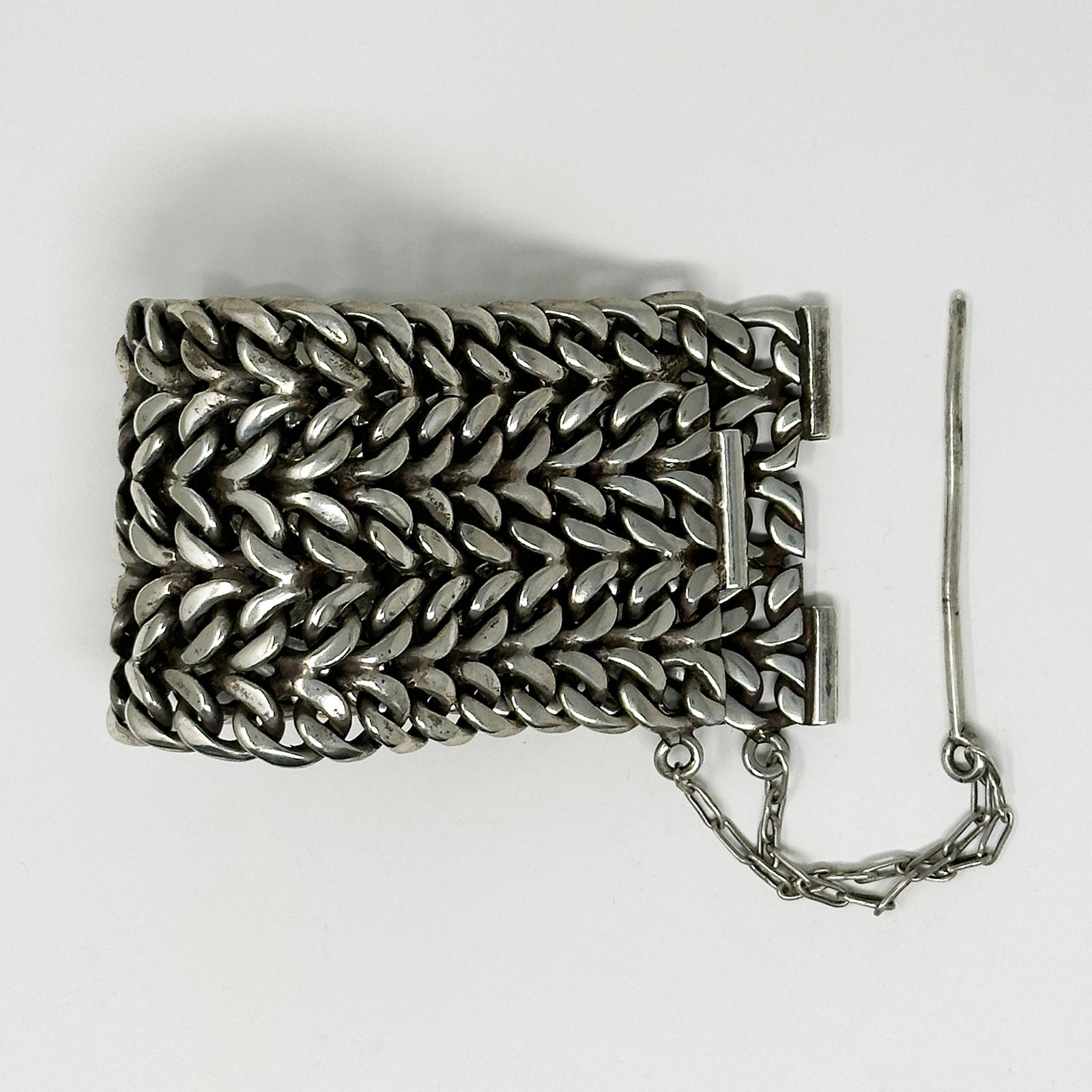 Bracciale tribale contemporaneo a catena in argento dall'India in vendita 2